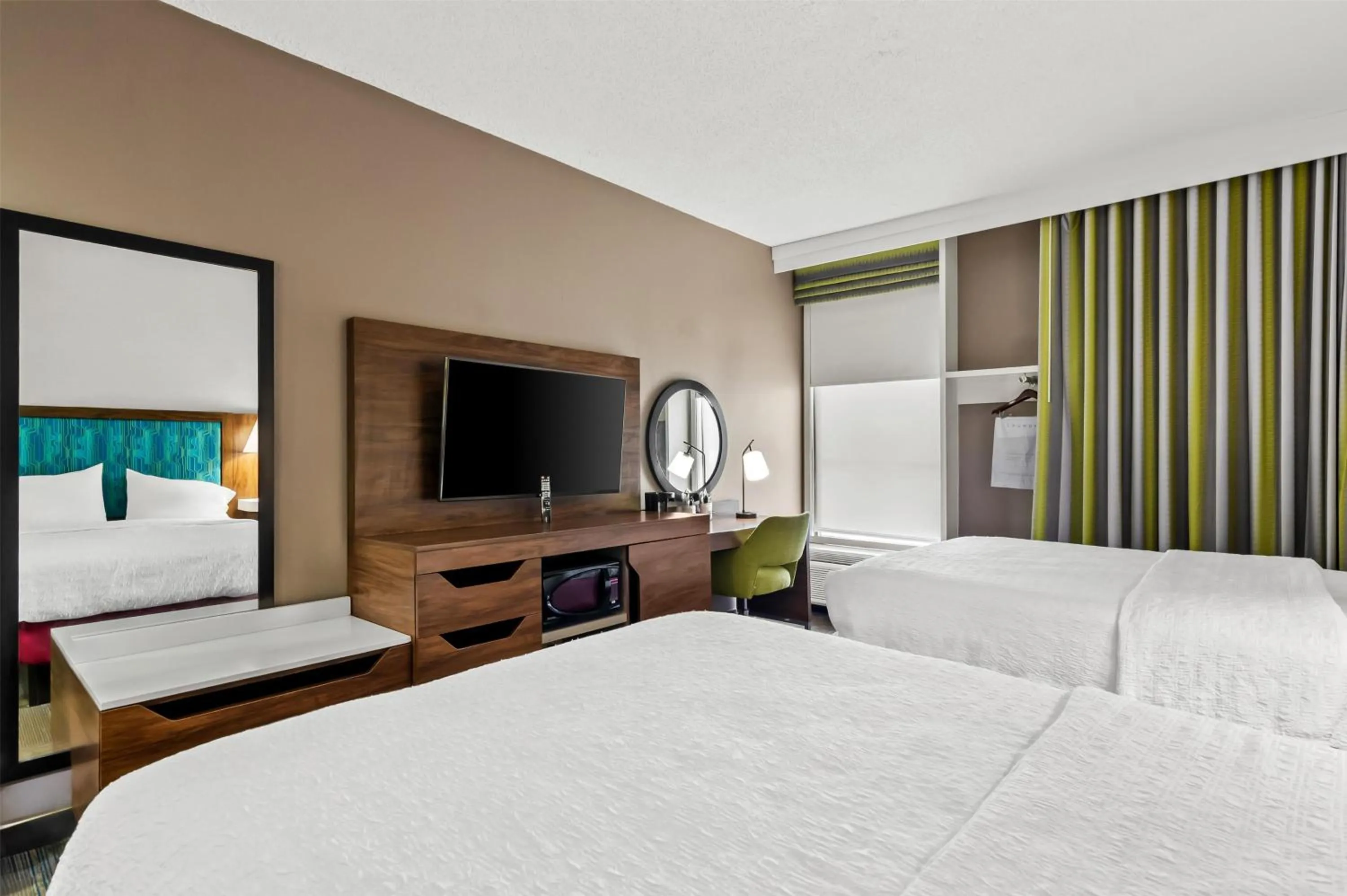 Bed in Hampton Inn Princeton