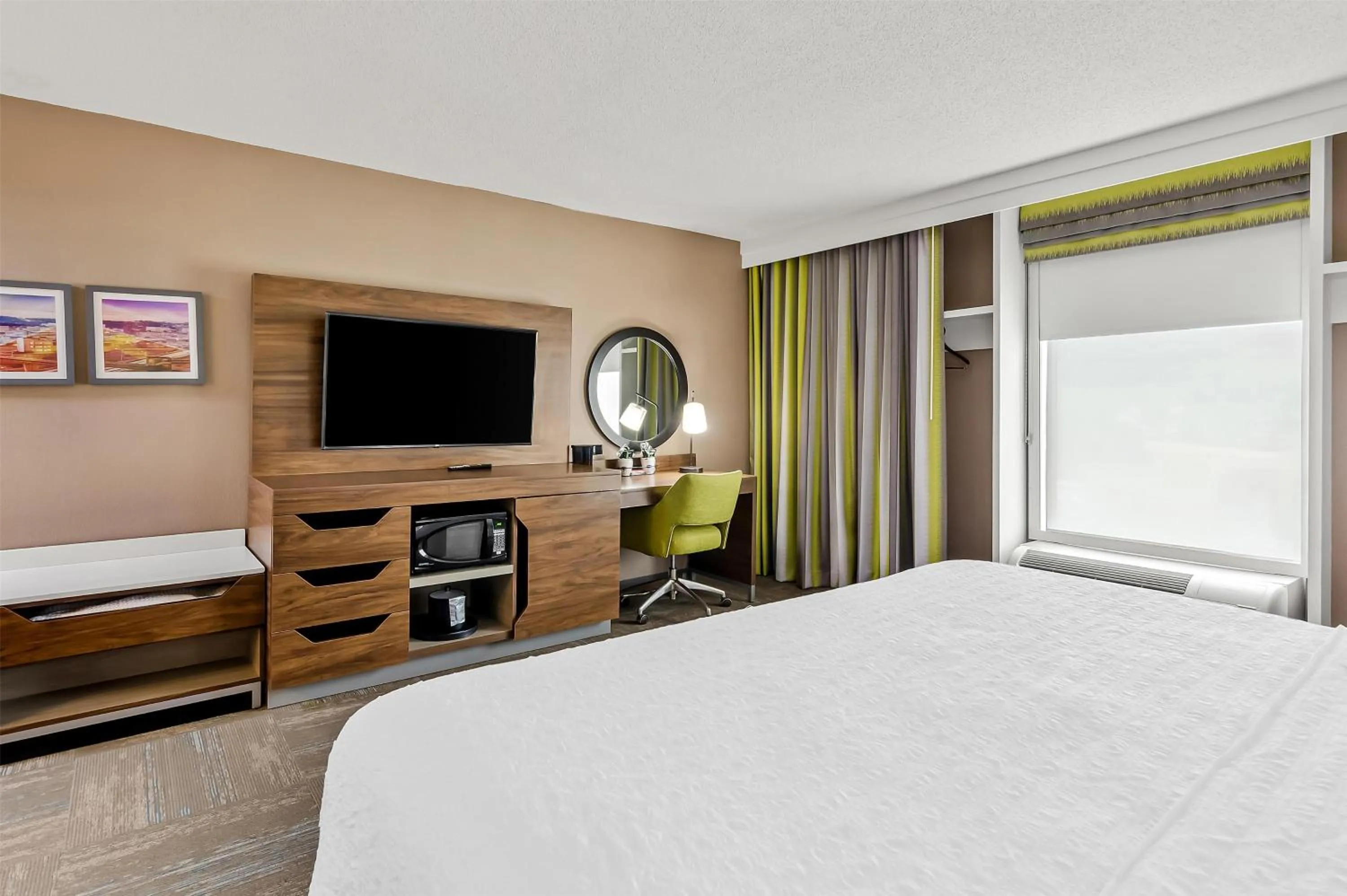 Bed in Hampton Inn Princeton