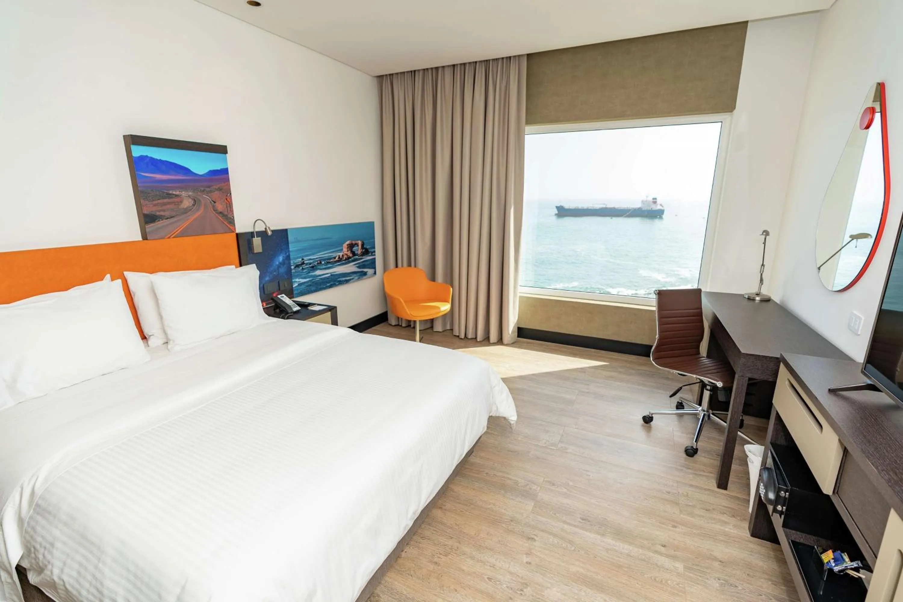 Bedroom, Bed in Hampton By Hilton Antofagasta