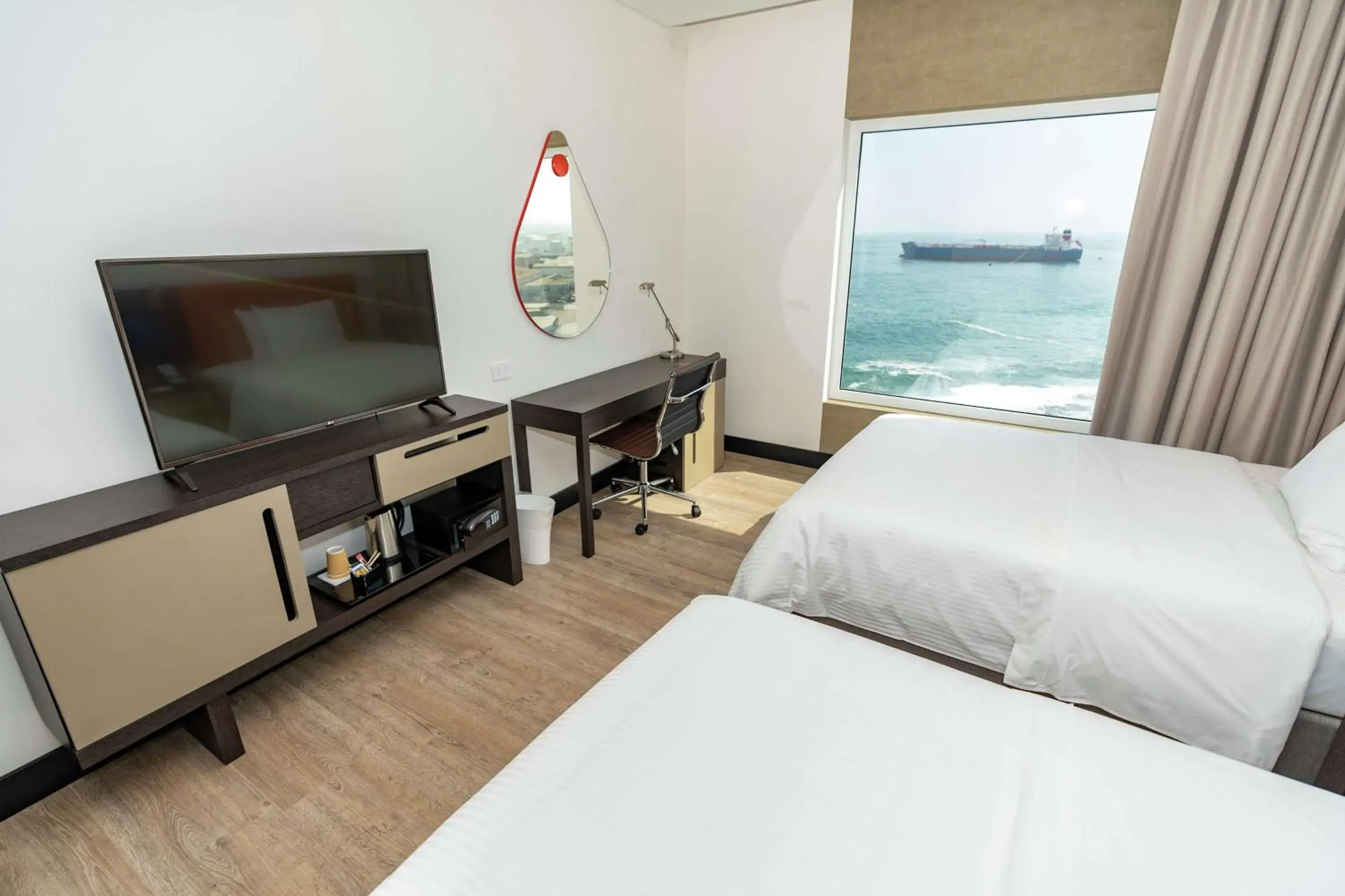 Bedroom, Bed in Hampton By Hilton Antofagasta Bedroom, Bed in Hampton By Hilton Antofagasta