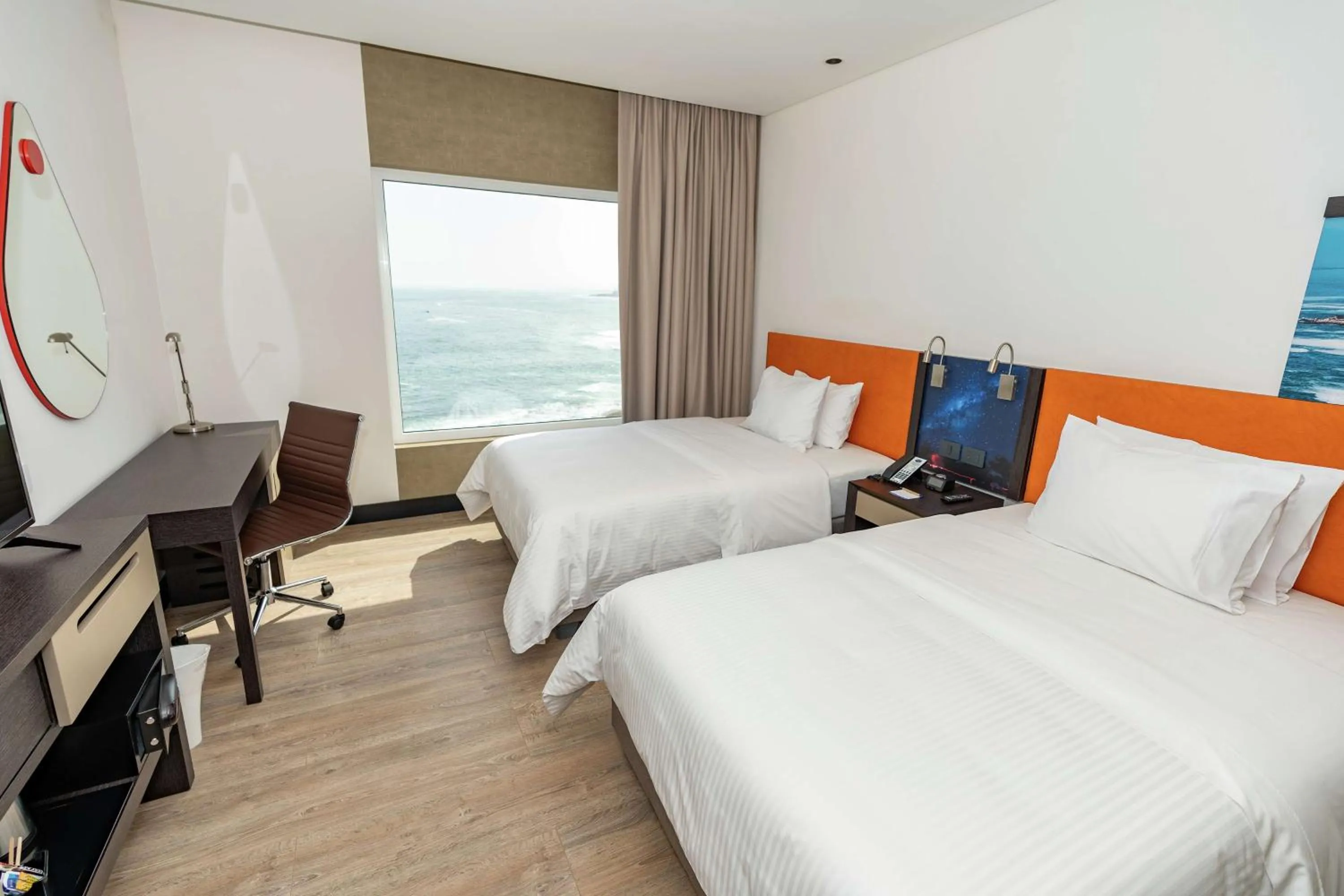 Bedroom, Bed in Hampton By Hilton Antofagasta