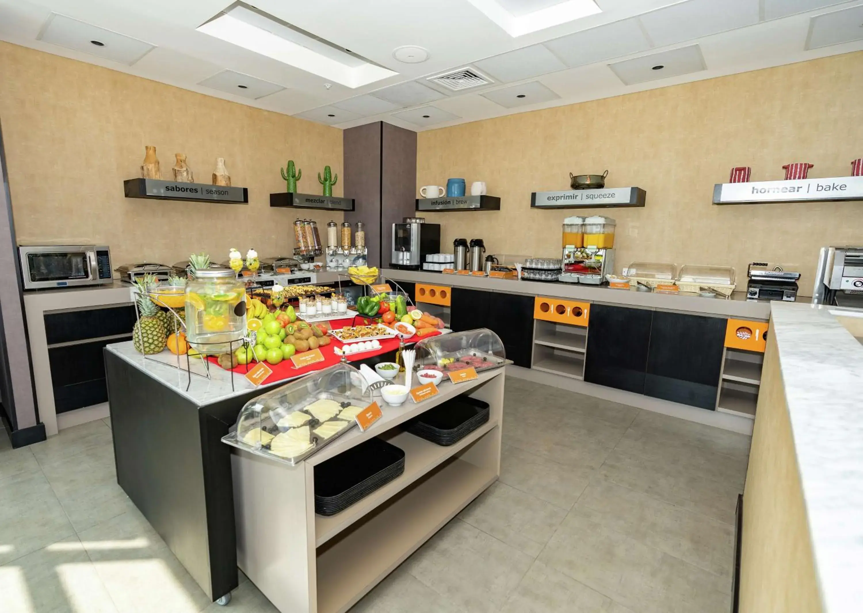 Breakfast in Hampton By Hilton Antofagasta Breakfast in Hampton By Hilton Antofagasta