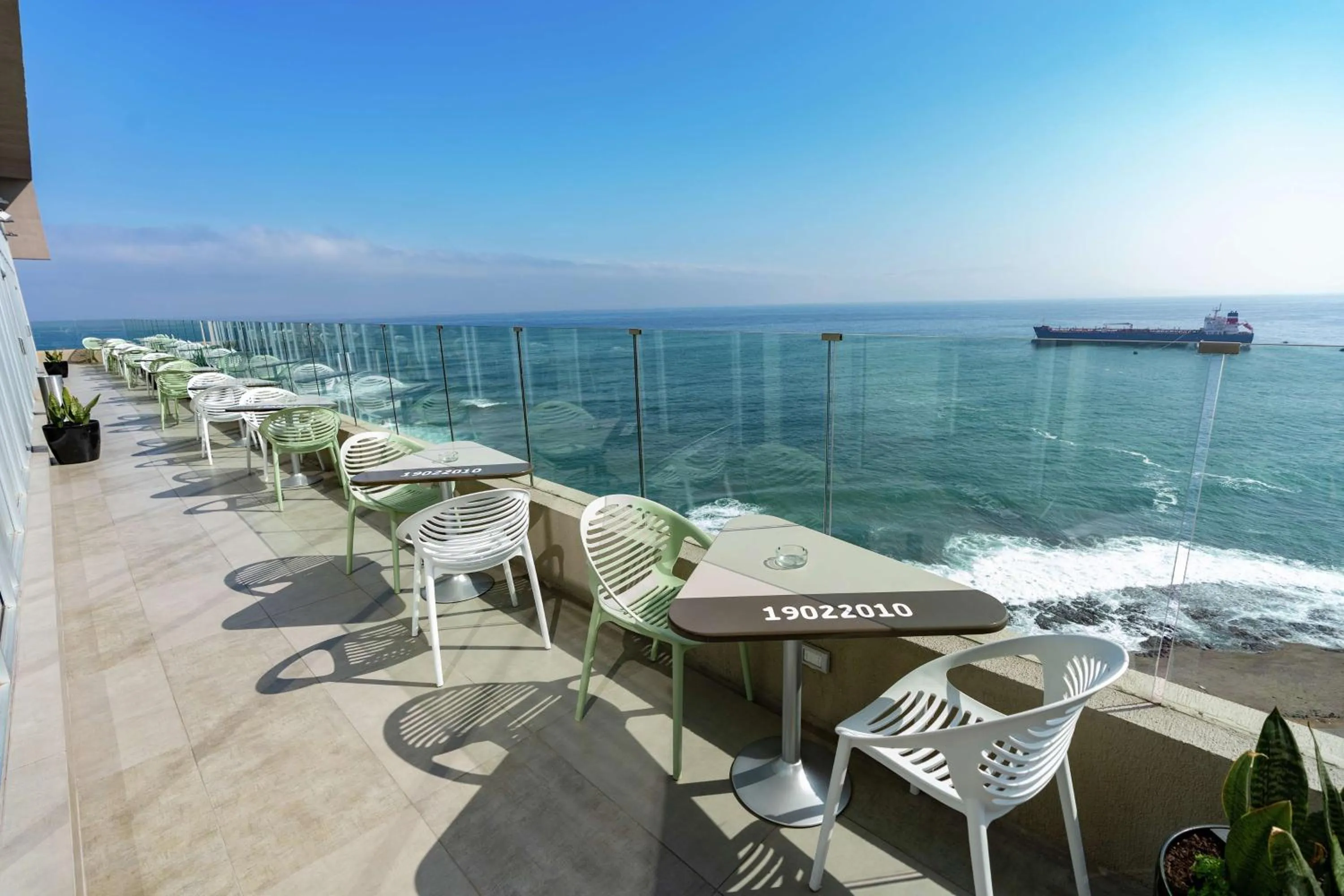 Dining area in Hampton By Hilton Antofagasta