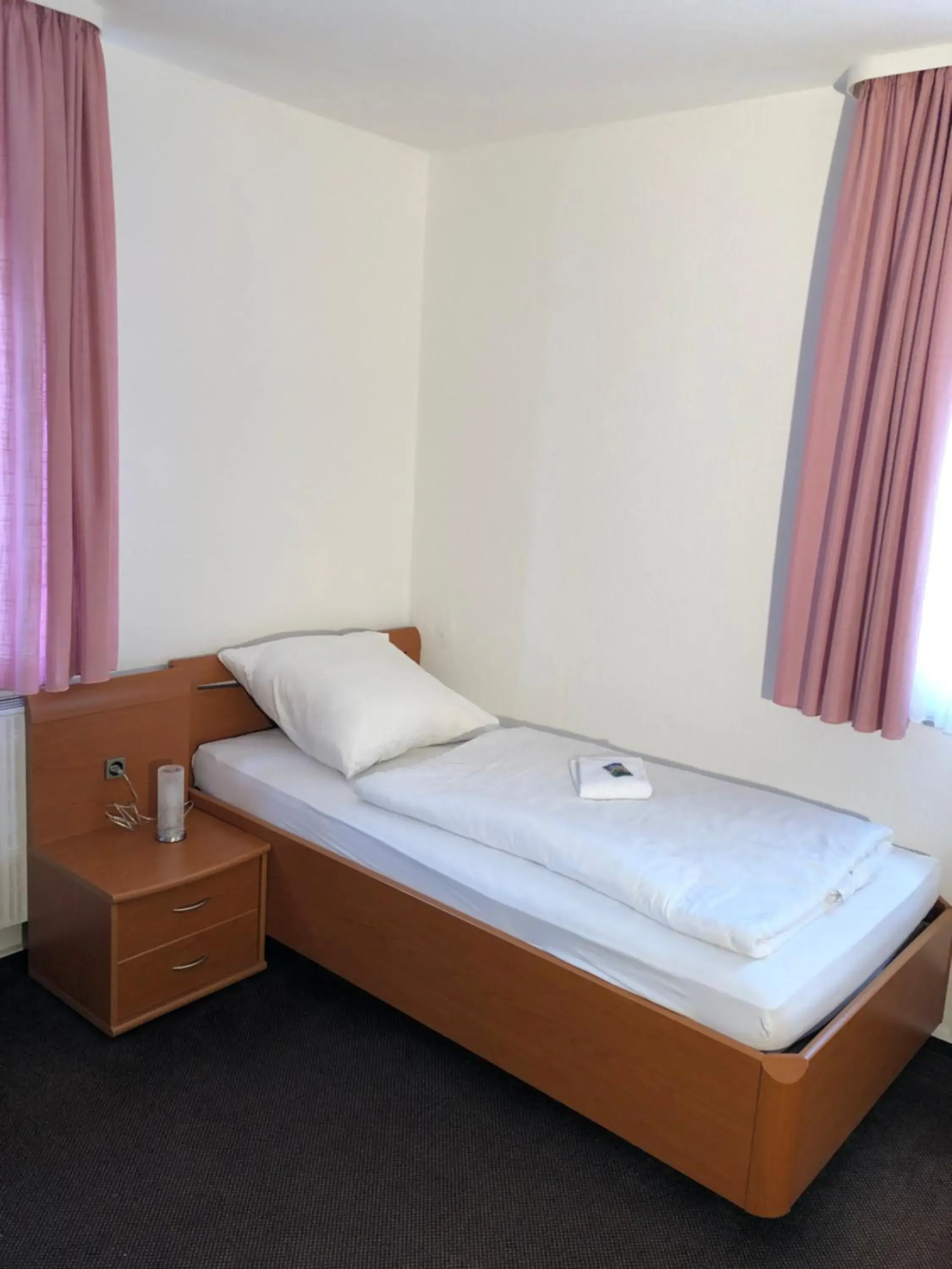Single Room in Hotel Mivano Lehrte Single Room in Hotel Mivano Lehrte