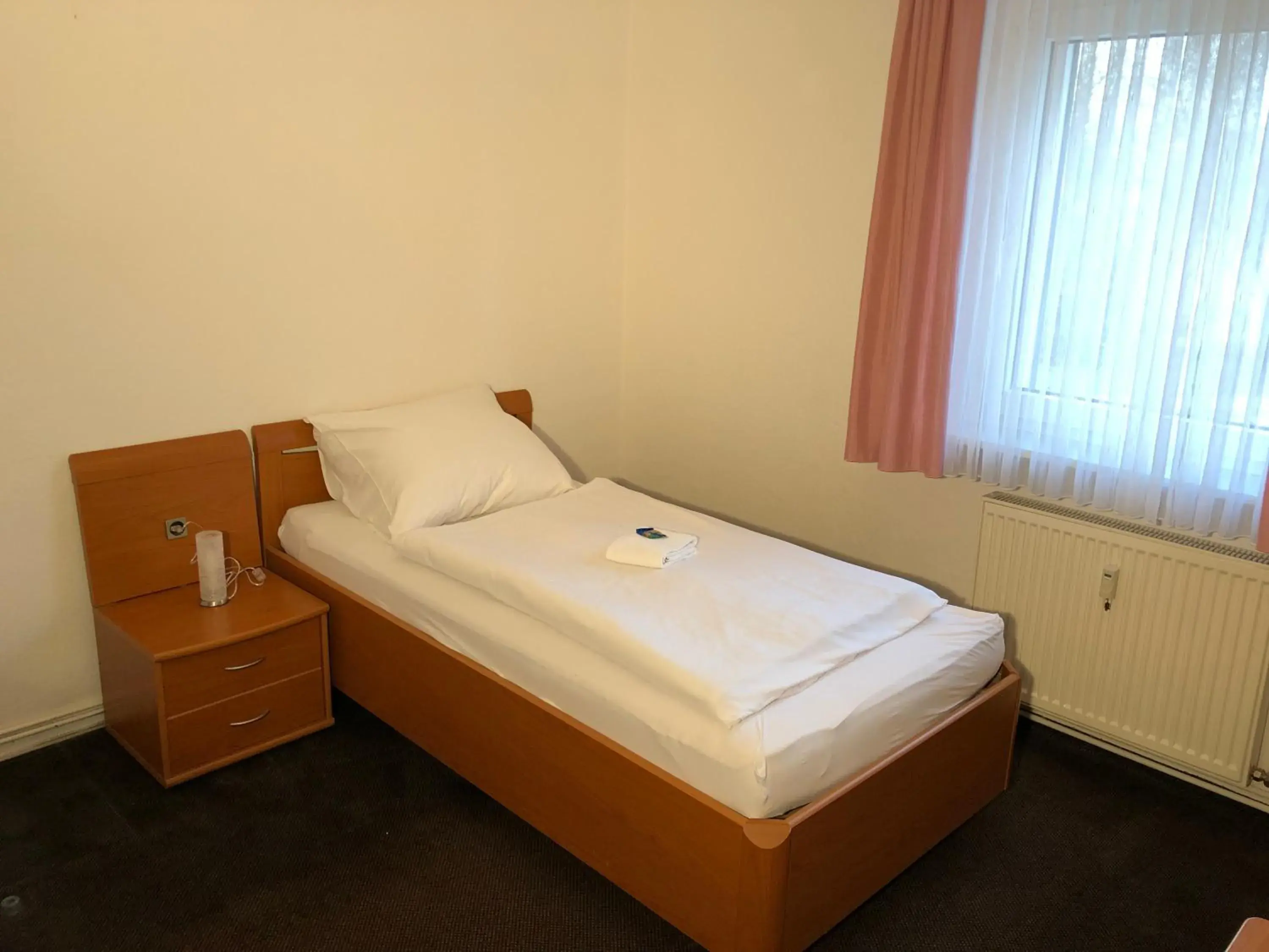 Single Room in Hotel Mivano Lehrte Single Room in Hotel Mivano Lehrte