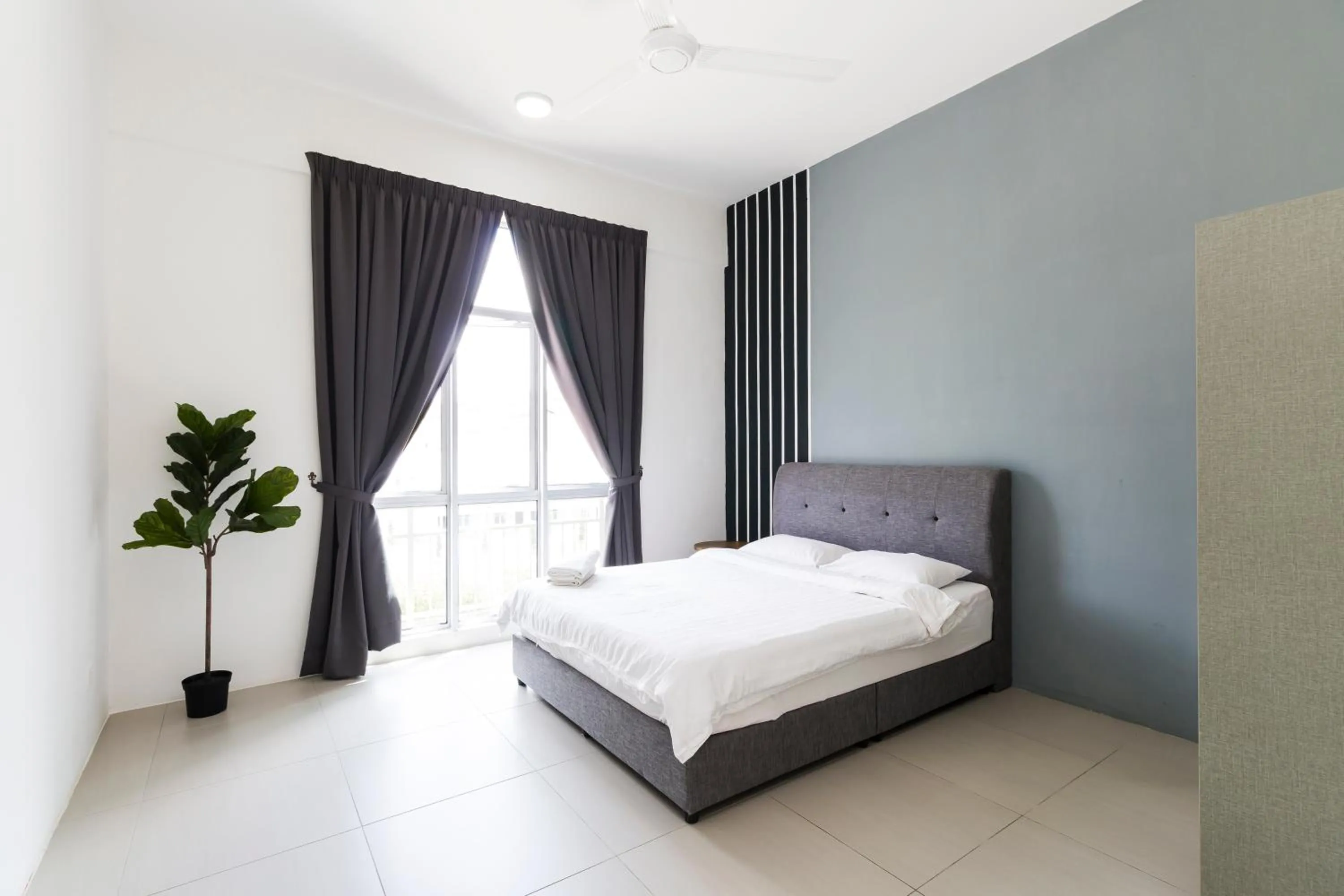 Bed in DreamScape Studio @ Golden Hill Cameron