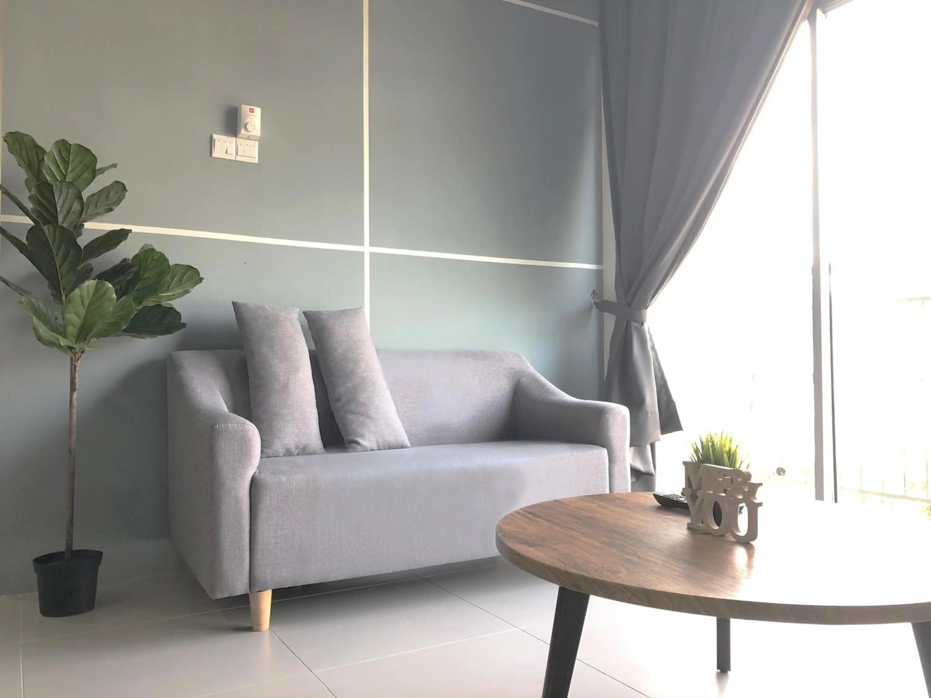 Living room in DreamScape Studio @ Golden Hill Cameron