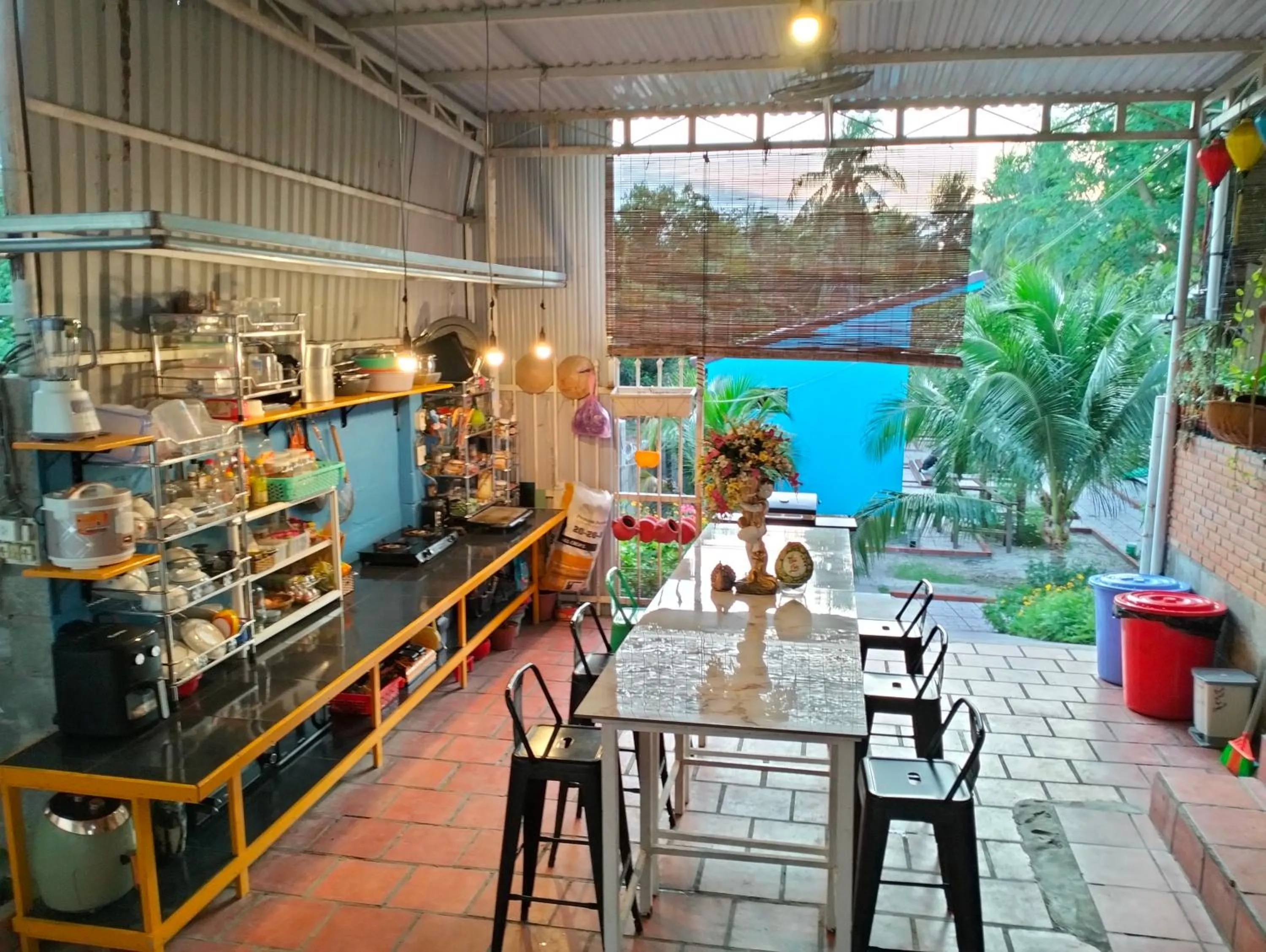 Kitchen or kitchenette in BONNIE HOMESTAY Mui Ne