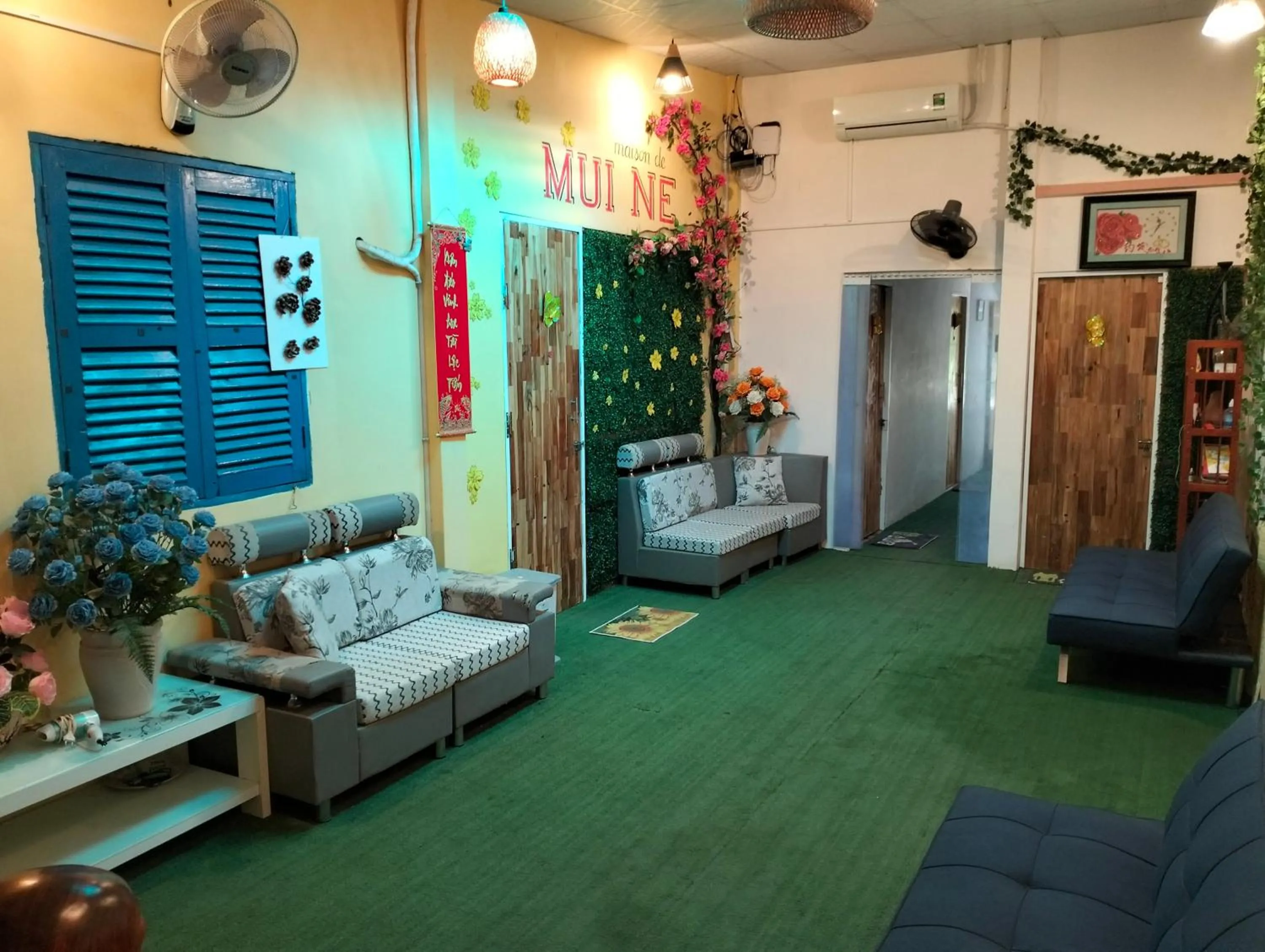 Communal lounge/ TV room in BONNIE HOMESTAY Mui Ne