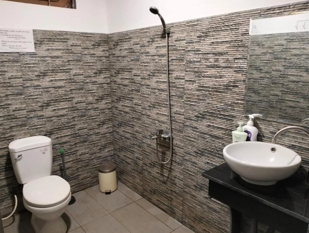 Bathroom in BONNIE HOMESTAY Mui Ne