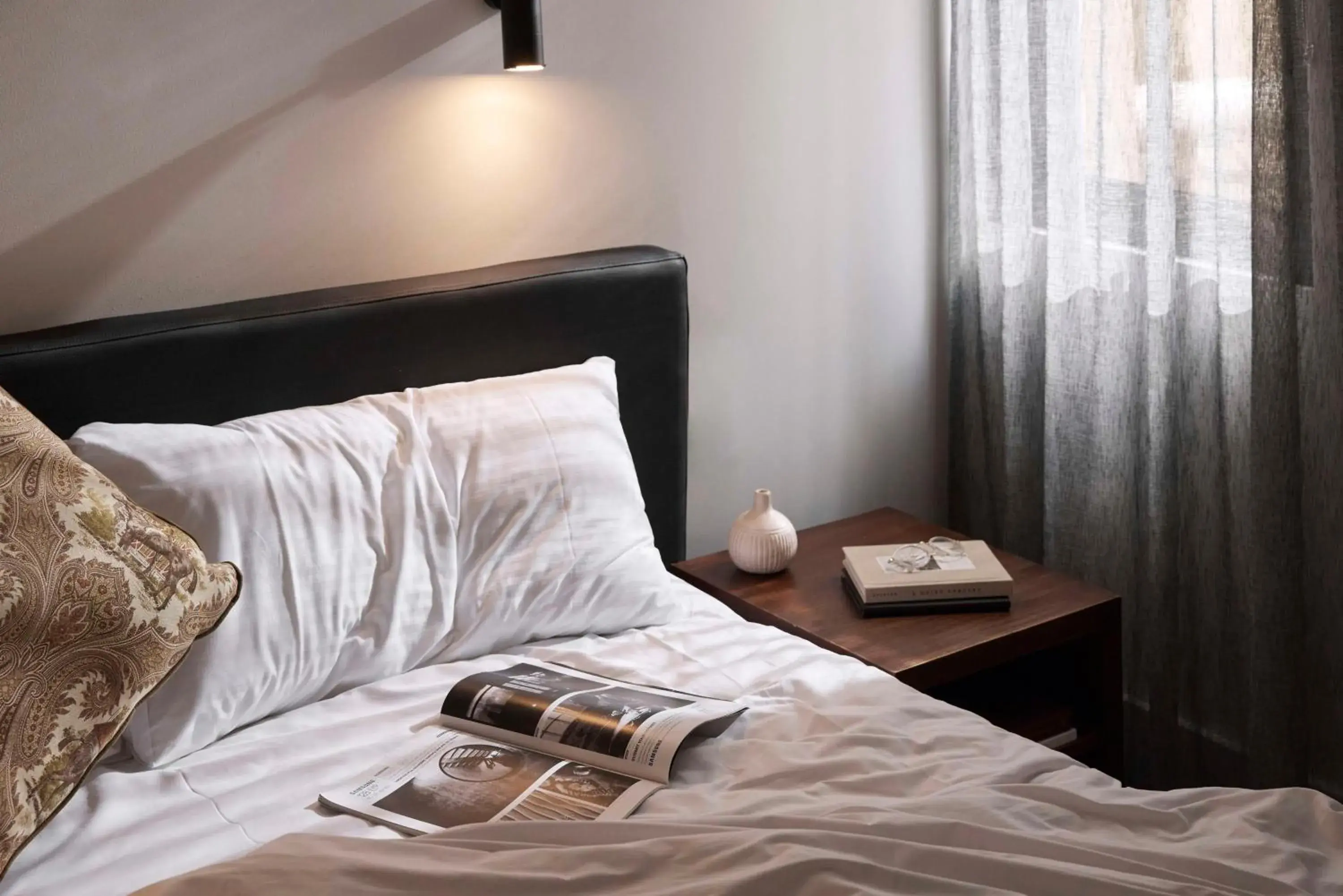 Bedroom, Bed in The Victoria Hotel Bedroom, Bed in The Victoria Hotel