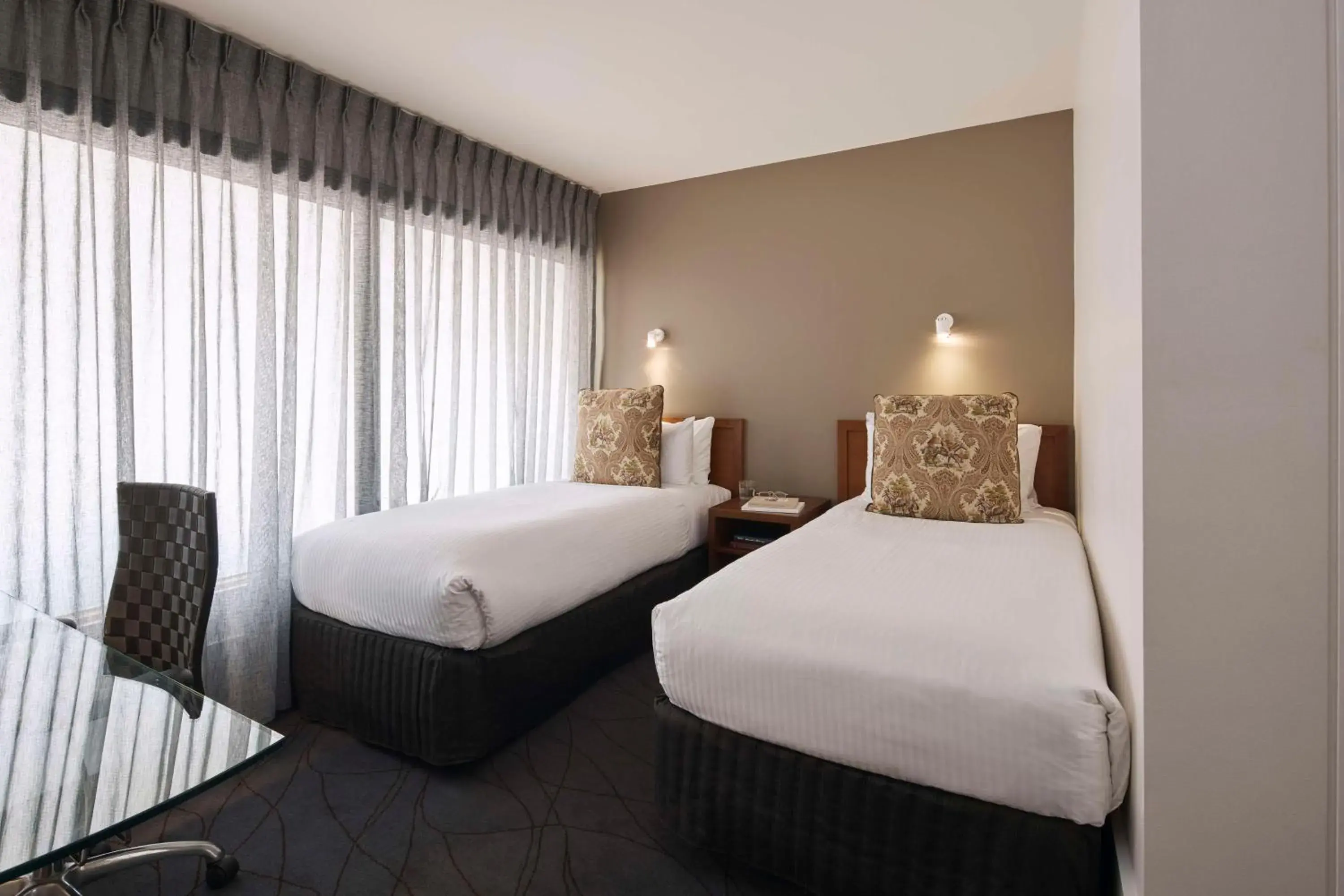 Bedroom, Bed in The Victoria Hotel Bedroom, Bed in The Victoria Hotel