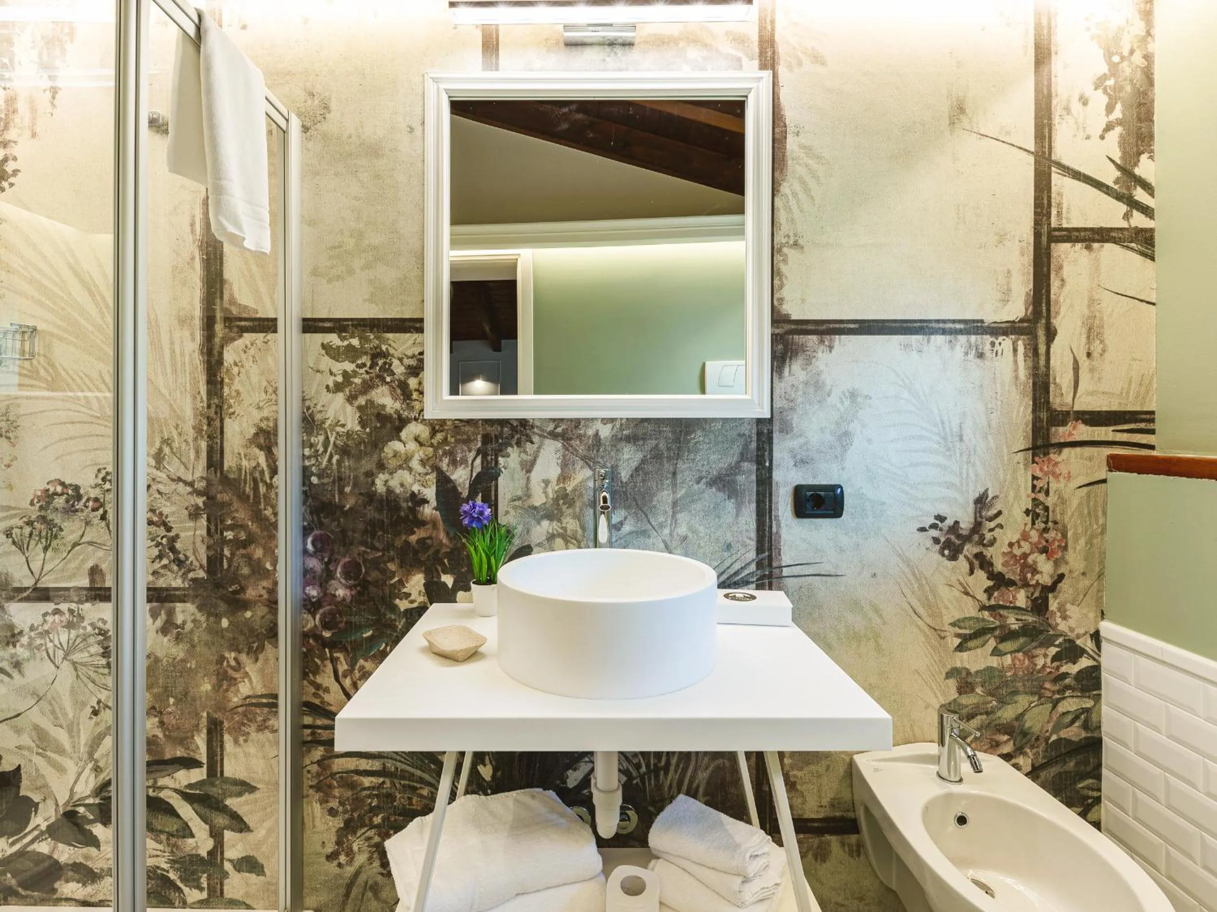 Shower in Hotel Villa Cariola