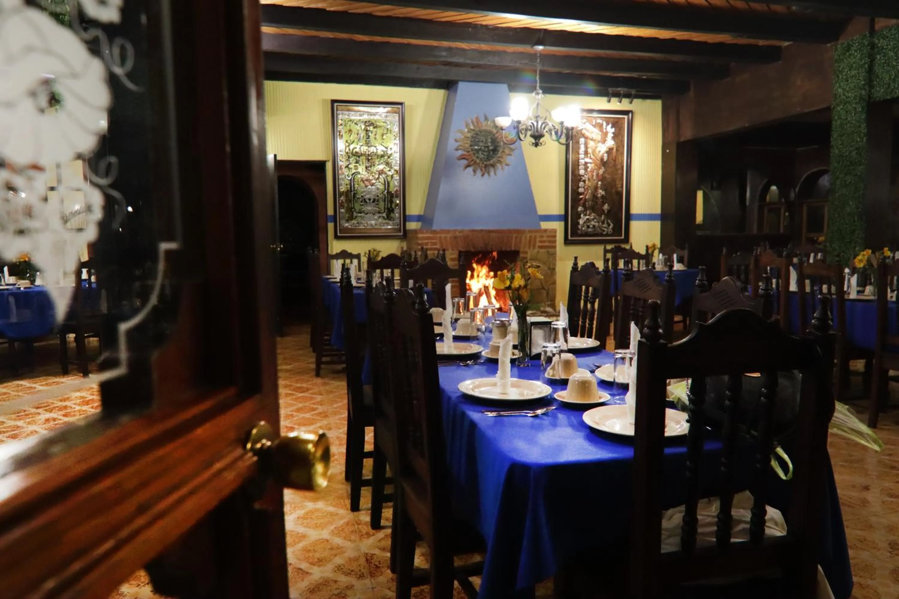 Restaurant/places to eat in Hotel Palacio de Moctezuma