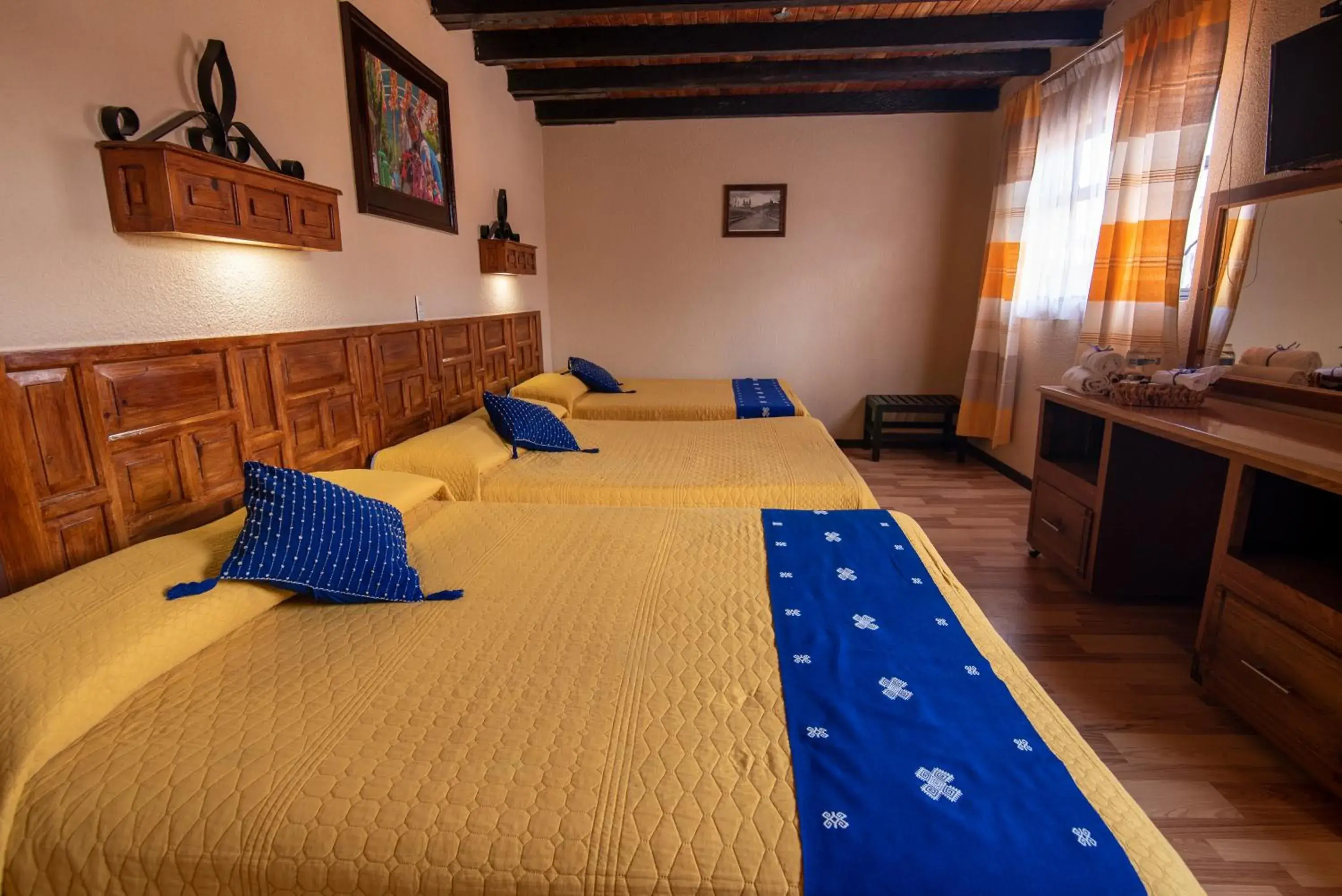 Family Room in Hotel Palacio de Moctezuma Family Room in Hotel Palacio de Moctezuma