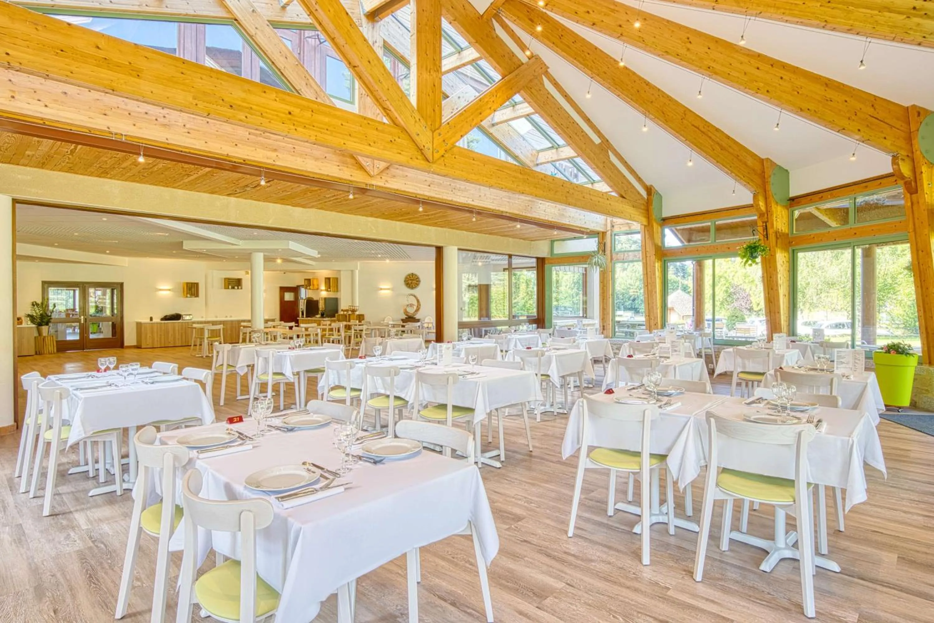 Restaurant/places to eat in Les Hameaux De Lozere Sure Hotel Collection by Best Western