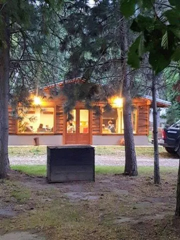 Cabañas y Hosteria Aldea Los Huemules