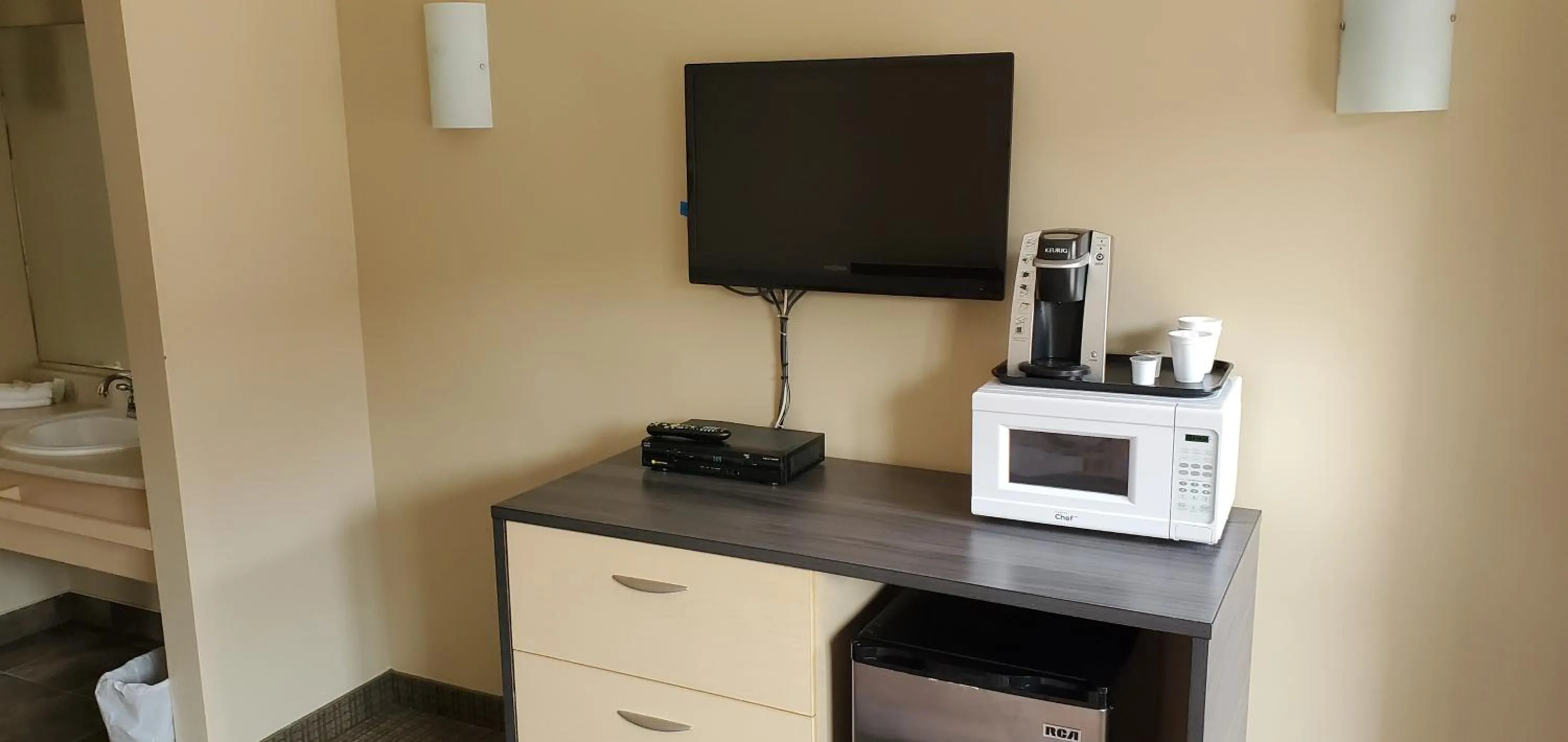 Bedroom in Motel Falcon