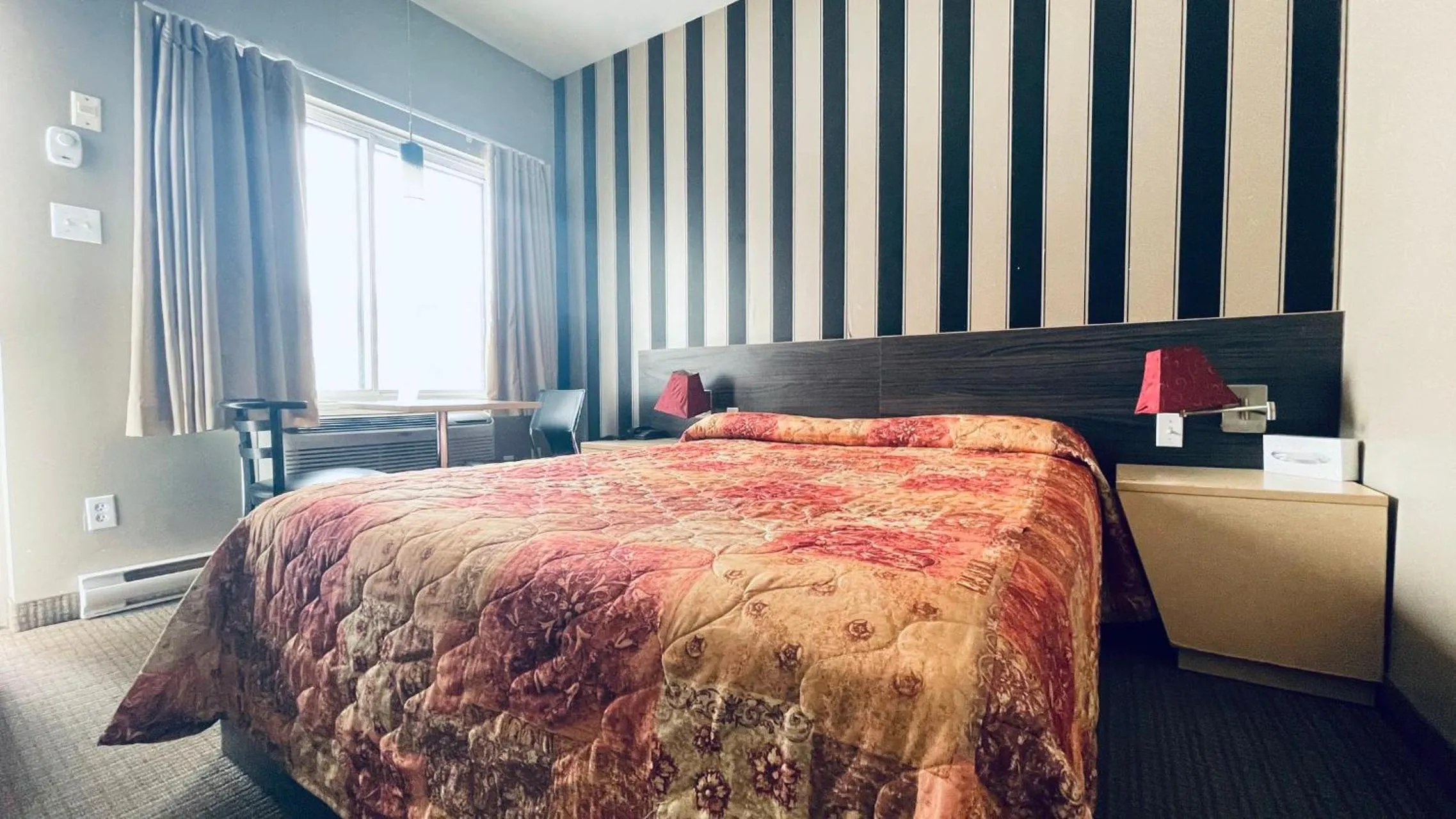 Bedroom, Bed in Motel Falcon