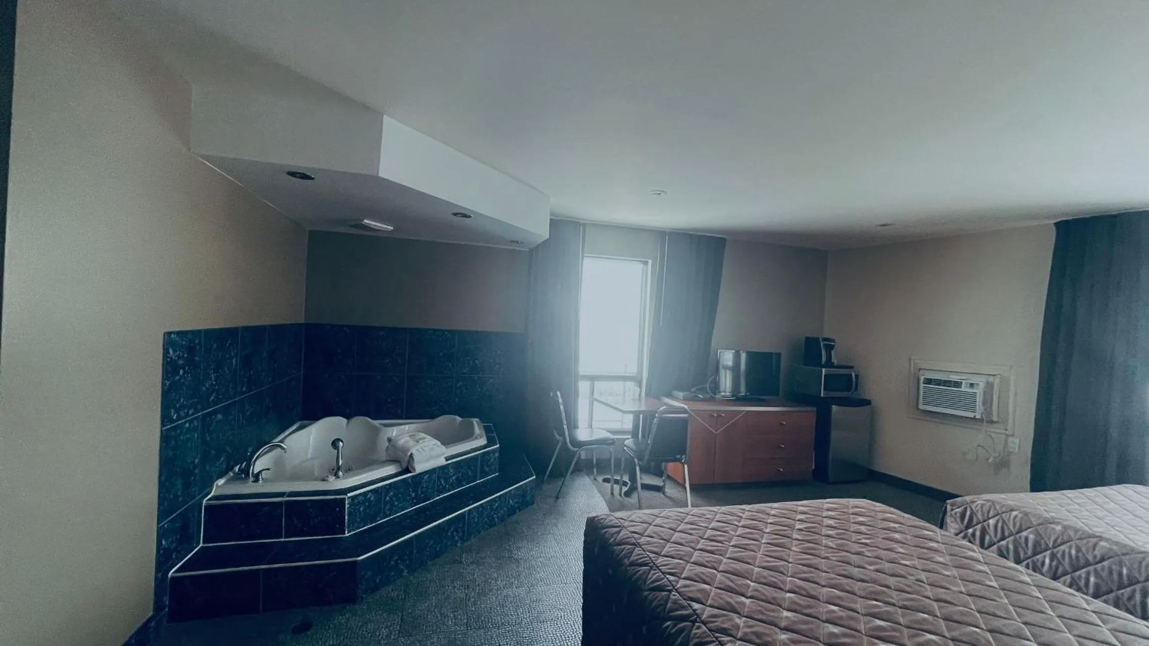 Bedroom, Bed in Motel Falcon