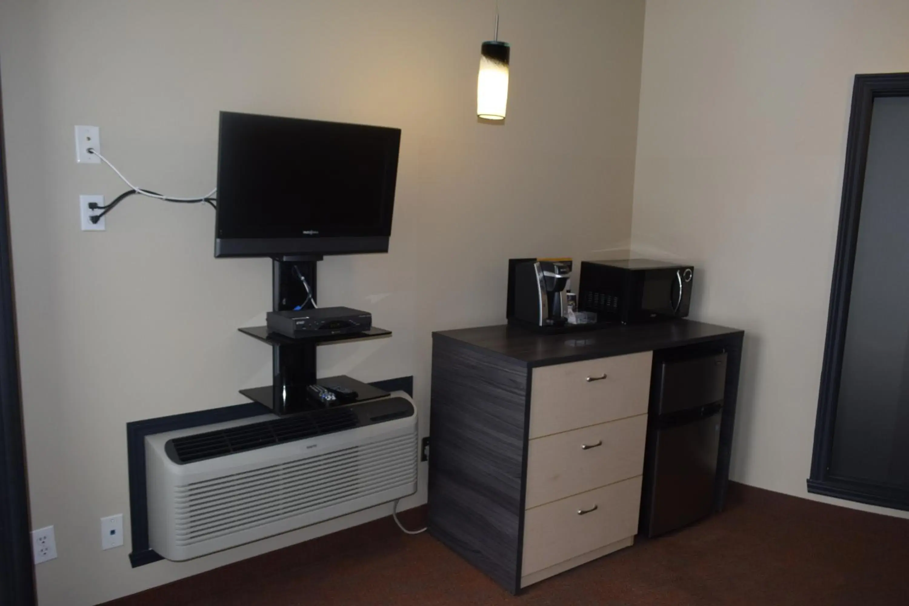 TV and multimedia in Motel Falcon TV and multimedia in Motel Falcon