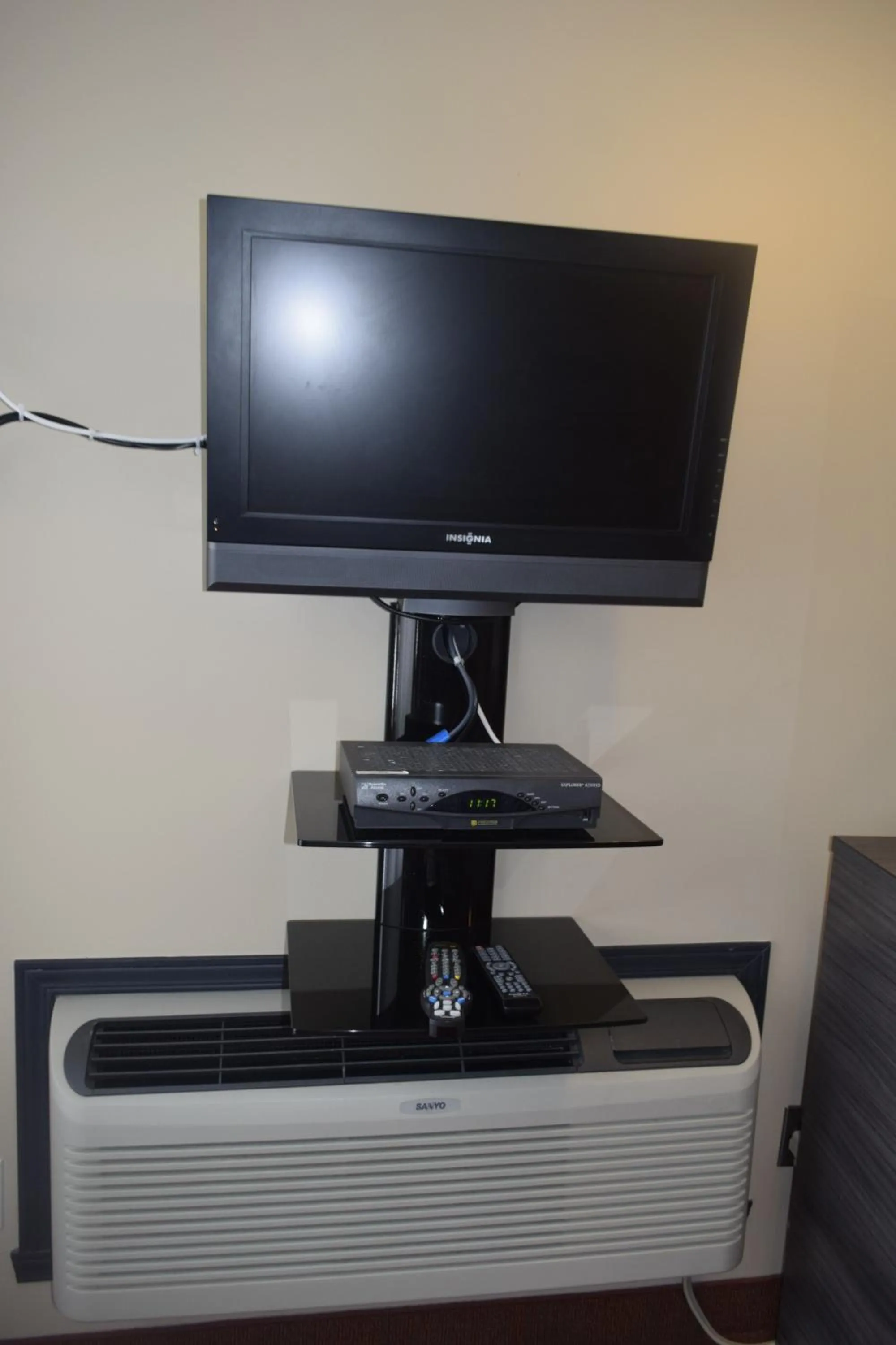 TV and multimedia in Motel Falcon