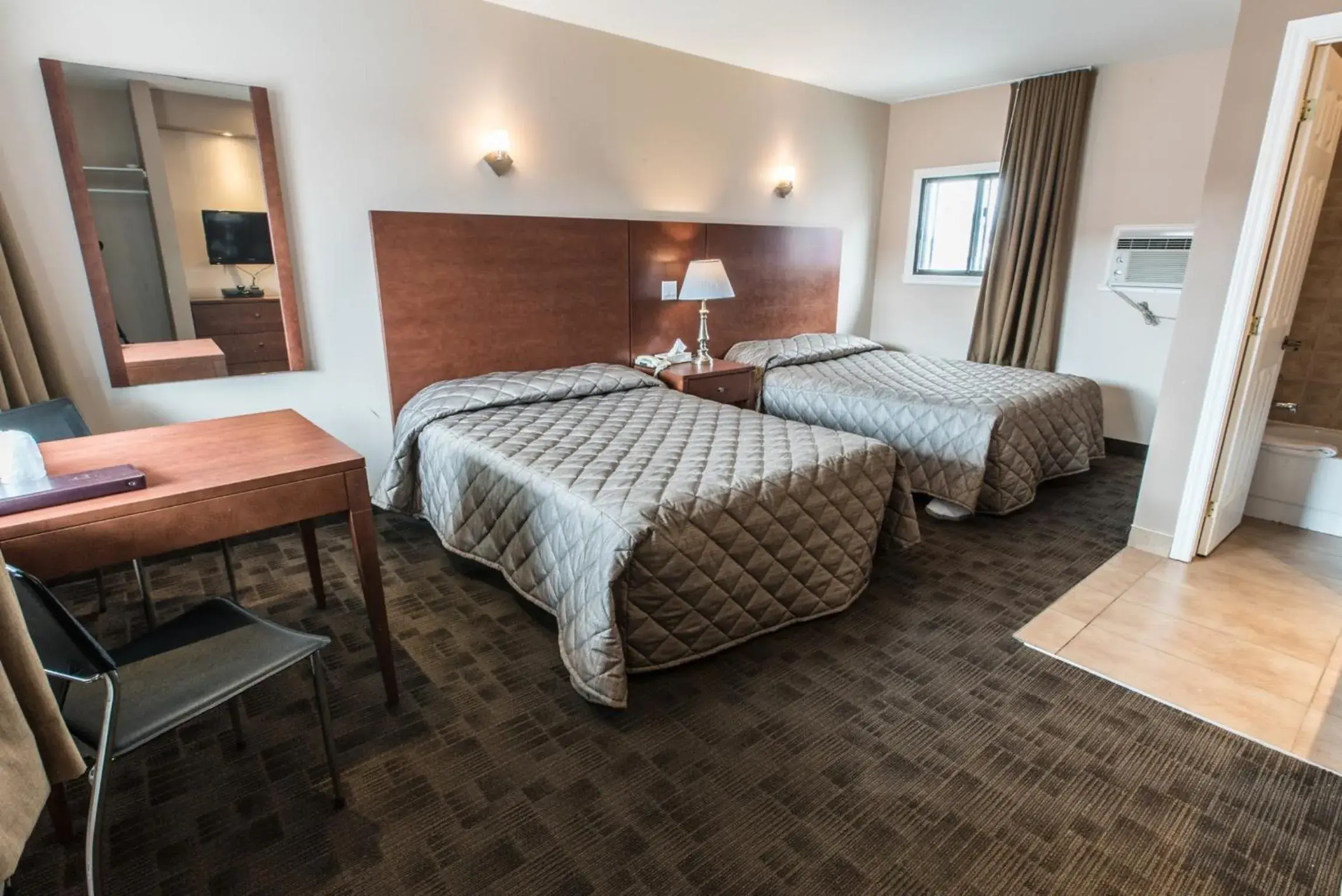 Day, Bed in Motel Falcon Day, Bed in Motel Falcon