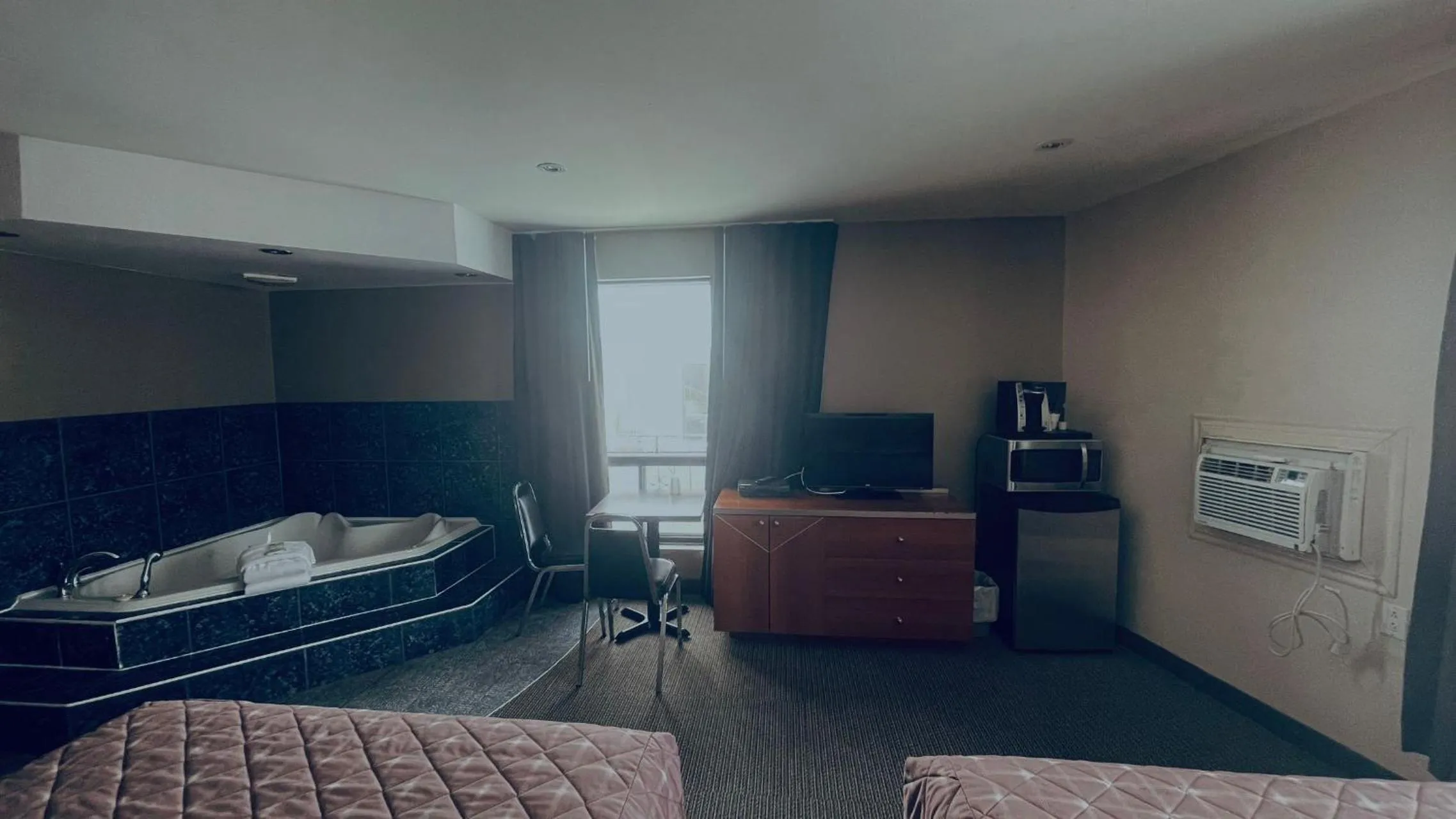 Bedroom, Bed in Motel Falcon