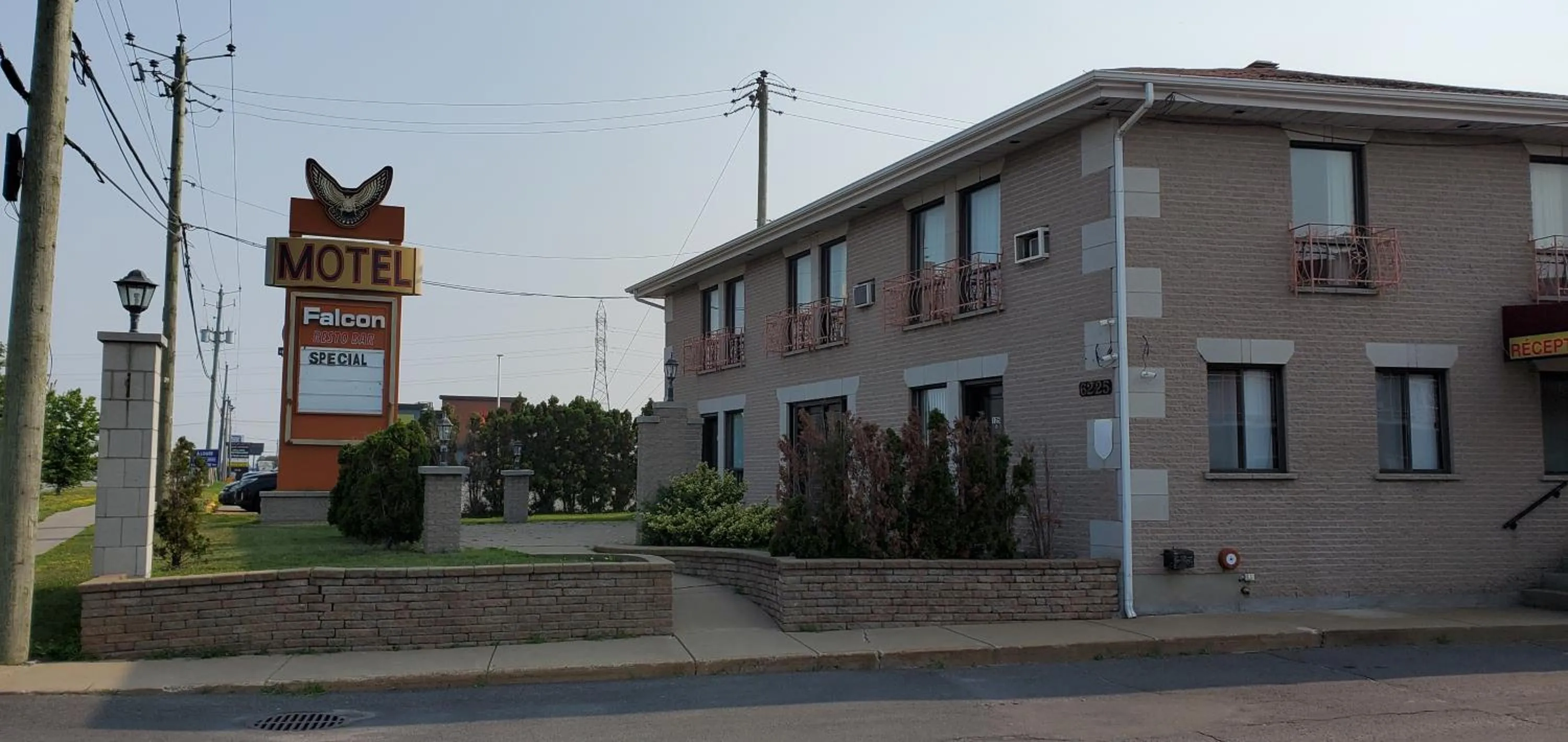 Property building in Motel Falcon