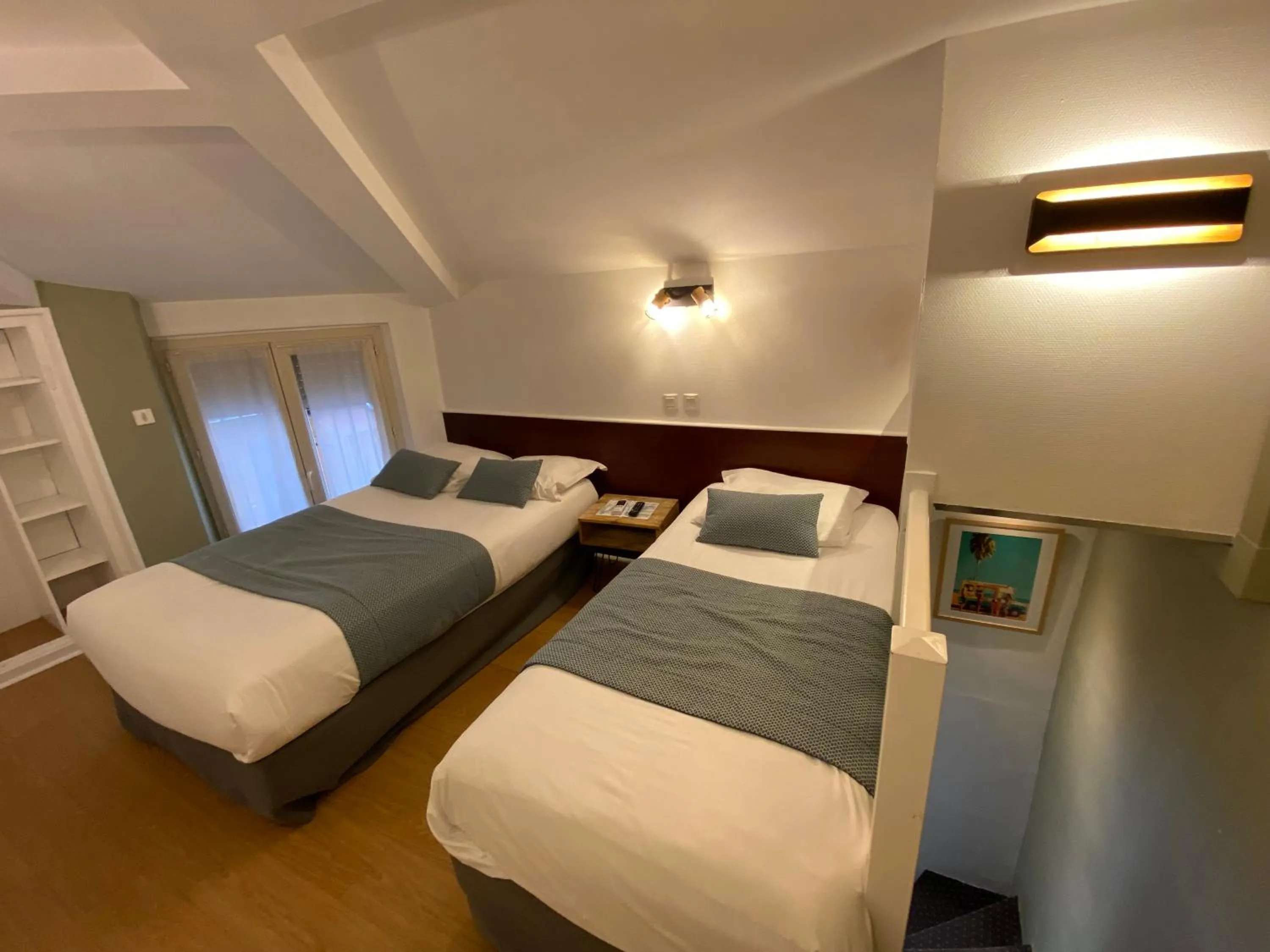 Photo of the whole room, Bed in Lyo Hôtel - Centre Lyon Perrache