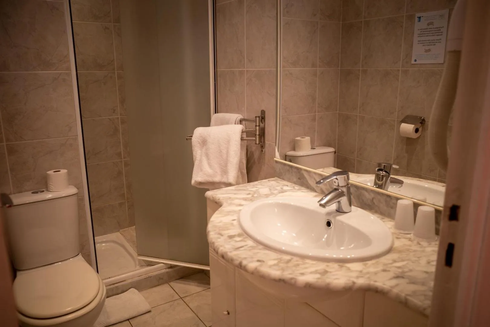 Bathroom in Lyo Hôtel - Centre Lyon Perrache