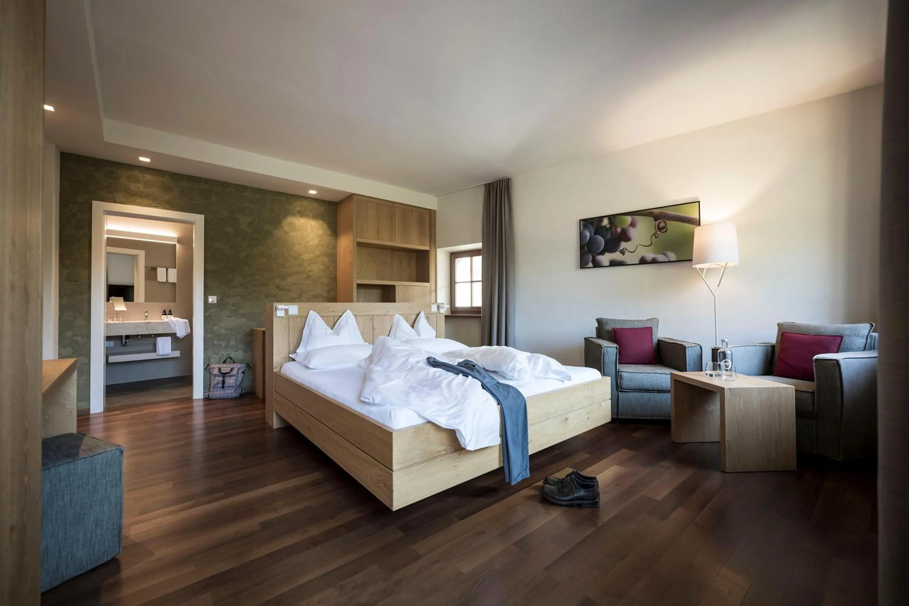 Photo of the whole room, Bed in Hotel Weingut Stroblhof