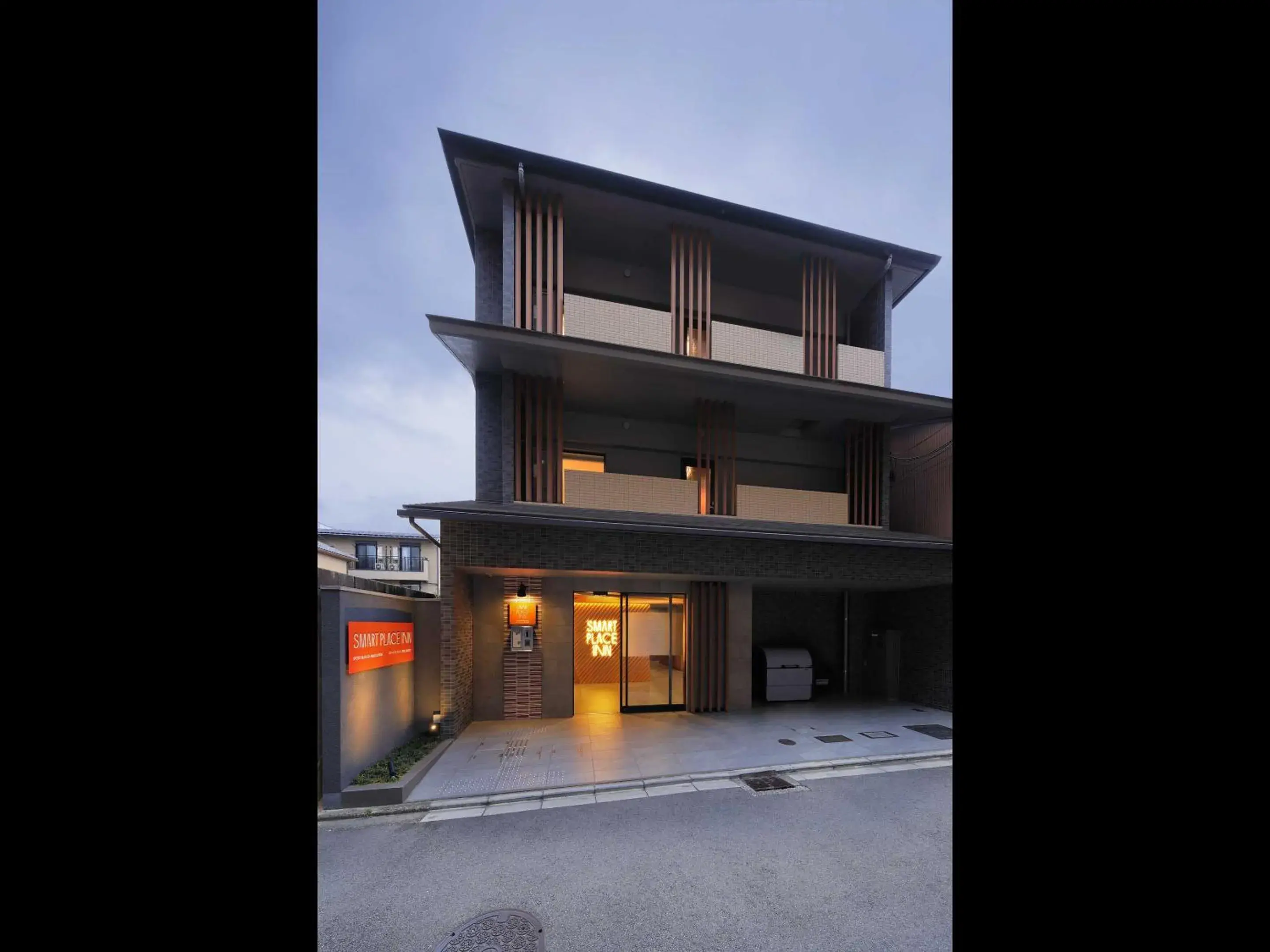 Property building in Smart Place Inn Kyoto Nijojo-mae Station Property building in Smart Place Inn Kyoto Nijojo-mae Station
