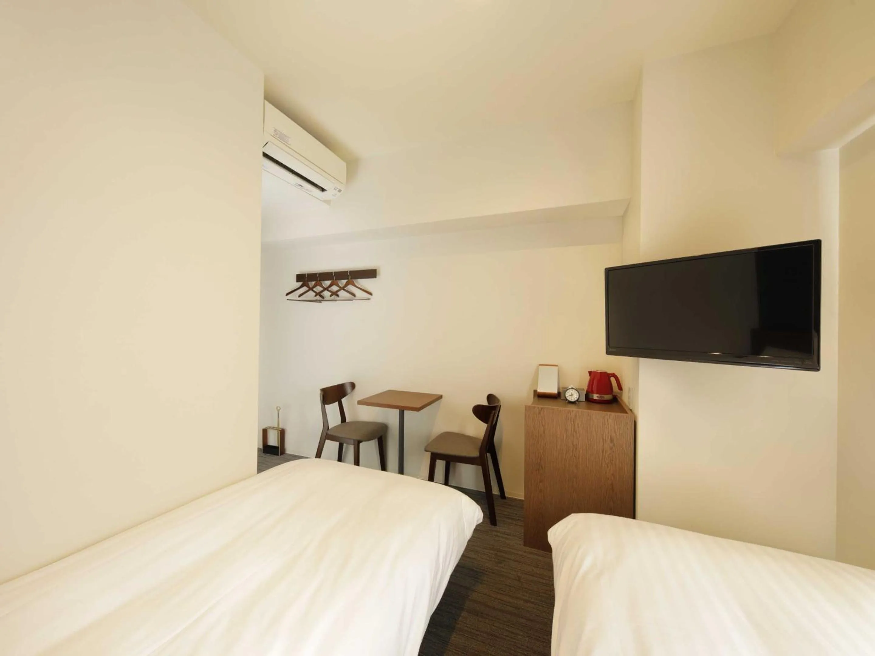 Photo of the whole room, Bed in Smart Place Inn Kyoto Nijojo-mae Station