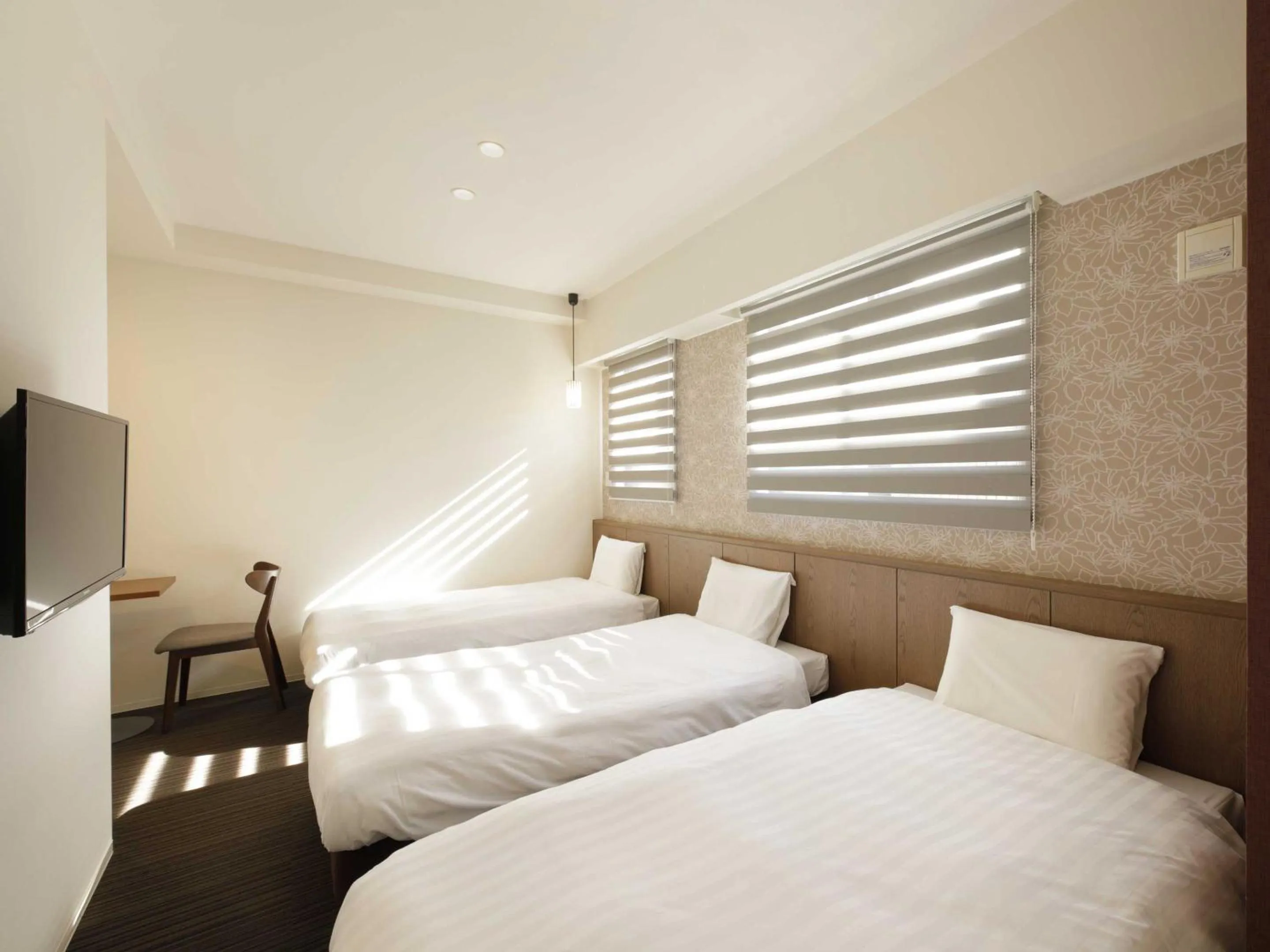 Photo of the whole room, Bed in Smart Place Inn Kyoto Nijojo-mae Station