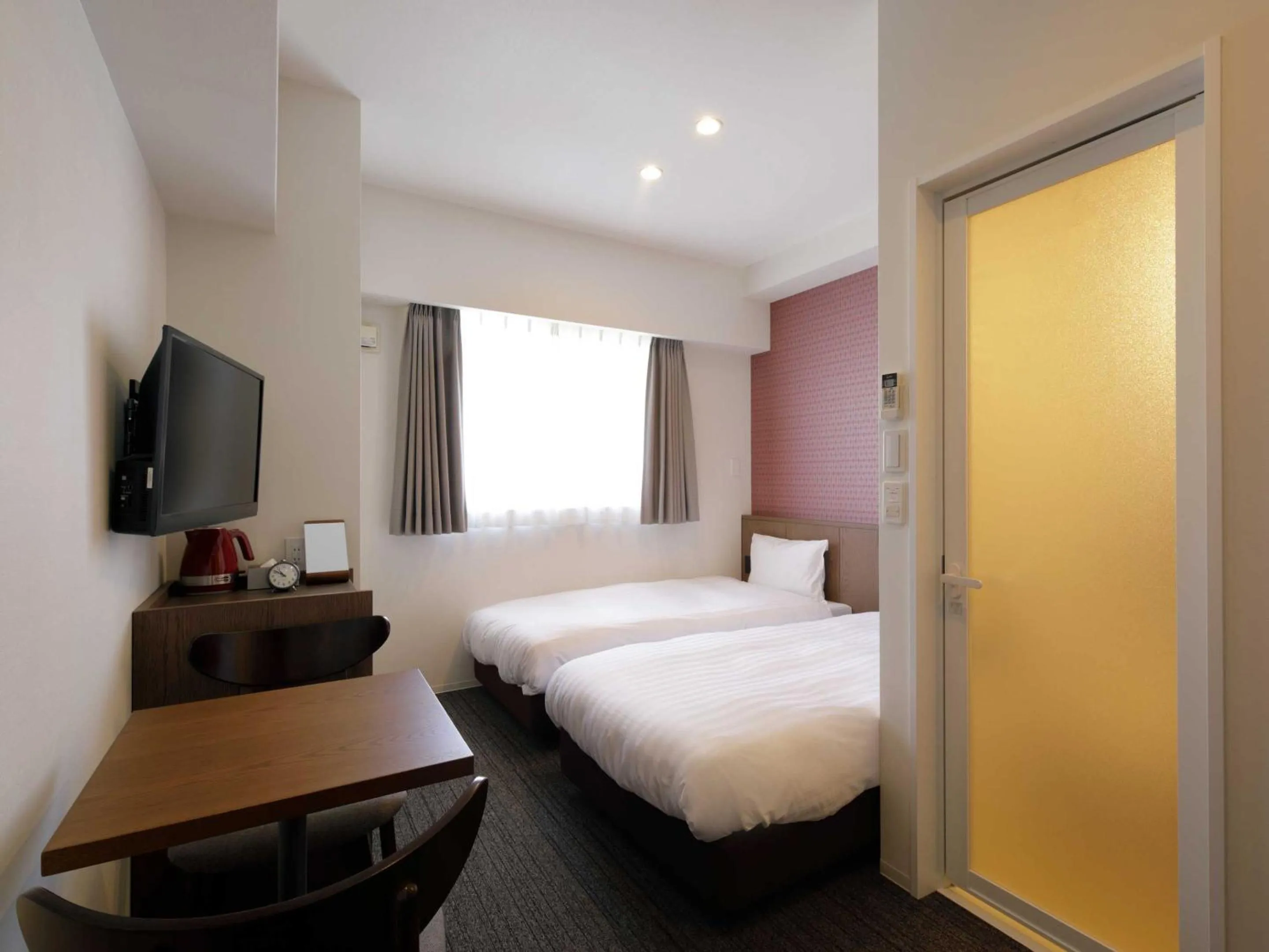 Photo of the whole room, Bed in Smart Place Inn Kyoto Nijojo-mae Station