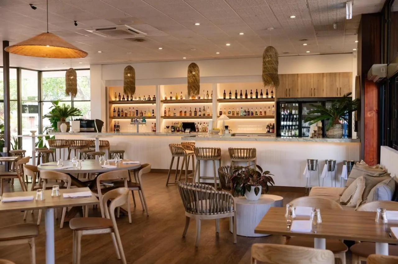 Restaurant/places to eat in Contour Hotel Katherine