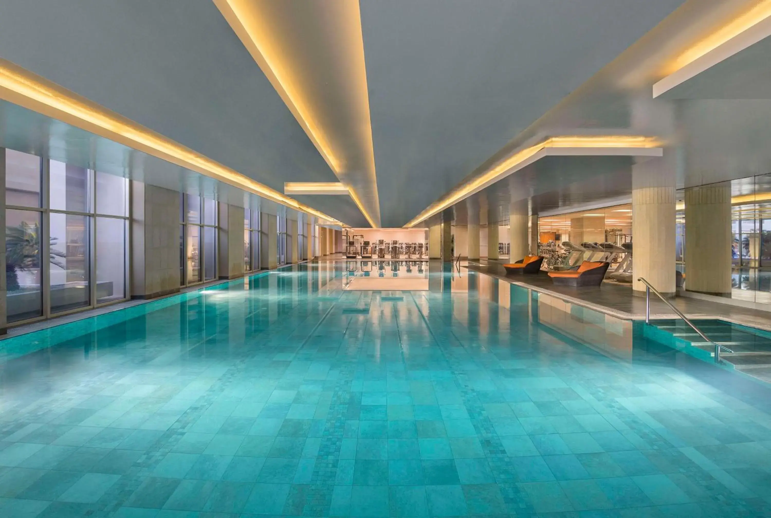 Swimming pool in Grand Hyatt Doha Hotel & Villas Swimming pool in Grand Hyatt Doha Hotel & Villas