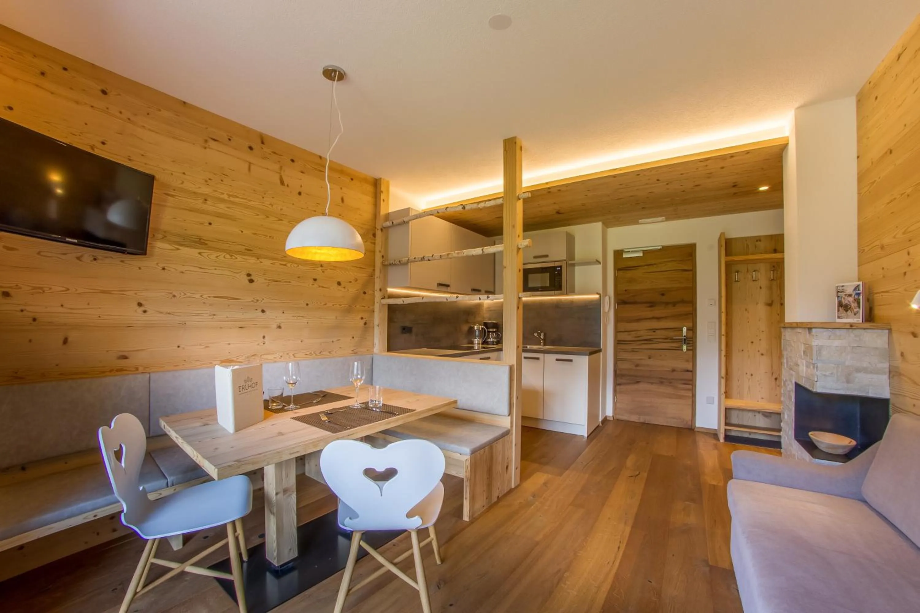 Kitchen or kitchenette in Appartement Hotel Erlhof Deluxe