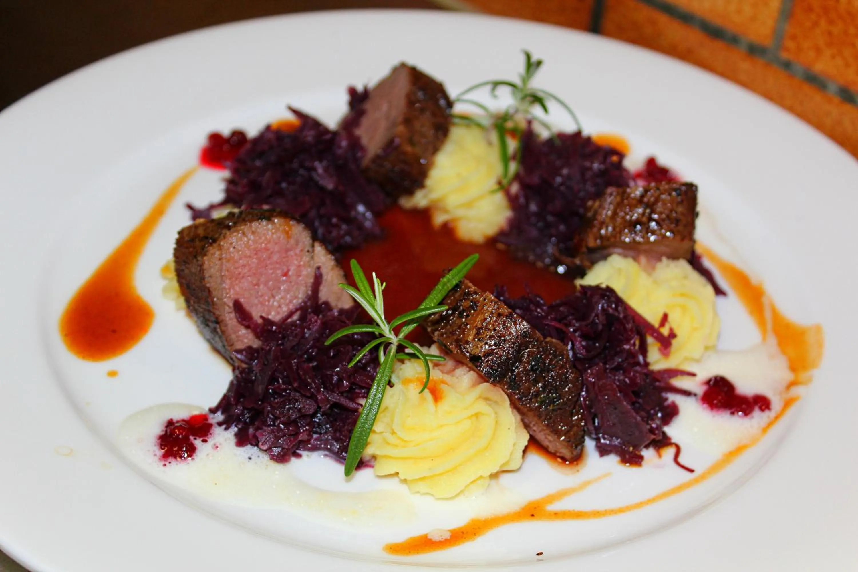 Restaurant/places to eat in Appartement Hotel Erlhof Deluxe