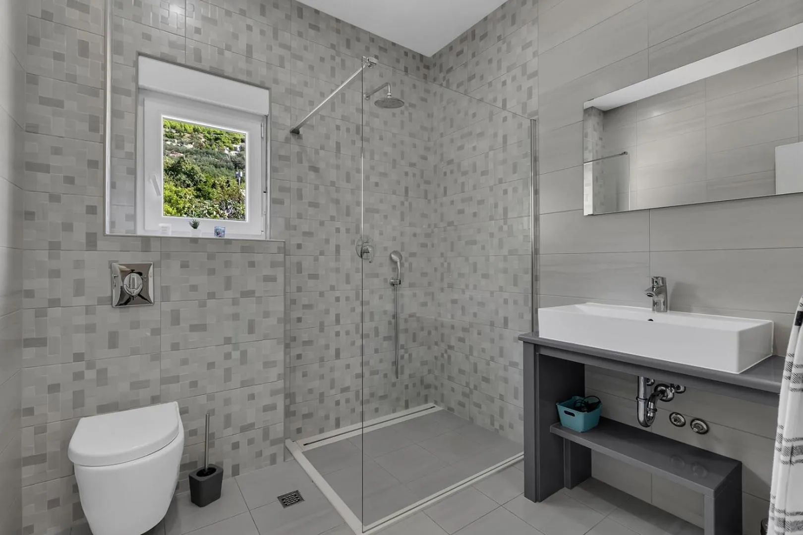 Bathroom in Luxury villa Mae in Makarska, pool and gym