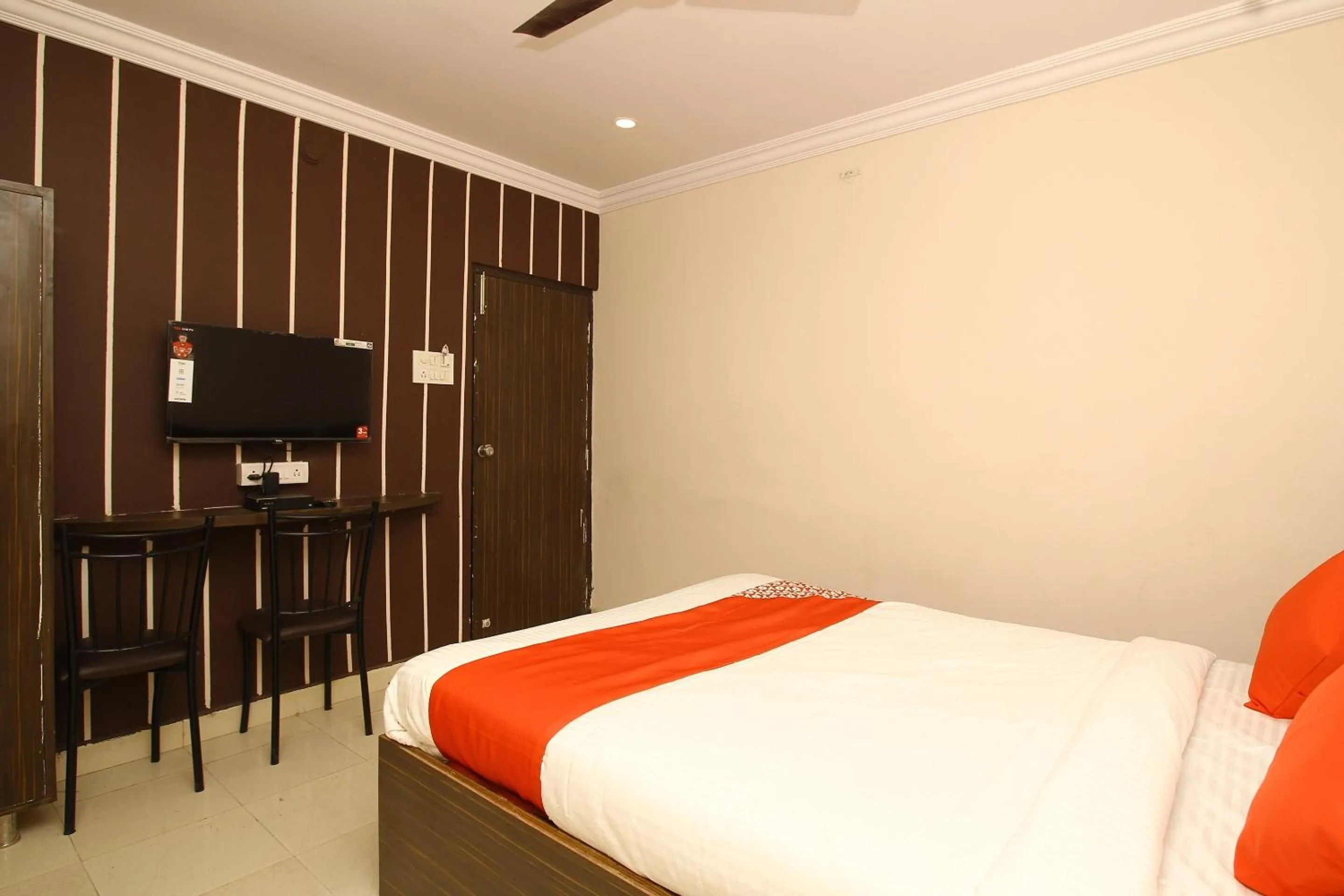 Bedroom, Bed in Super Hotel O Nav Bharath Residency