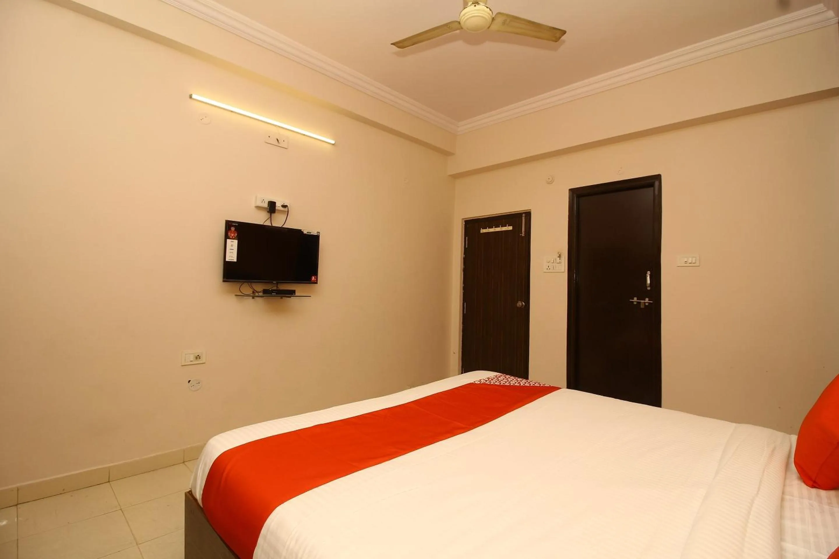 Bedroom, Bed in Super Hotel O Nav Bharath Residency