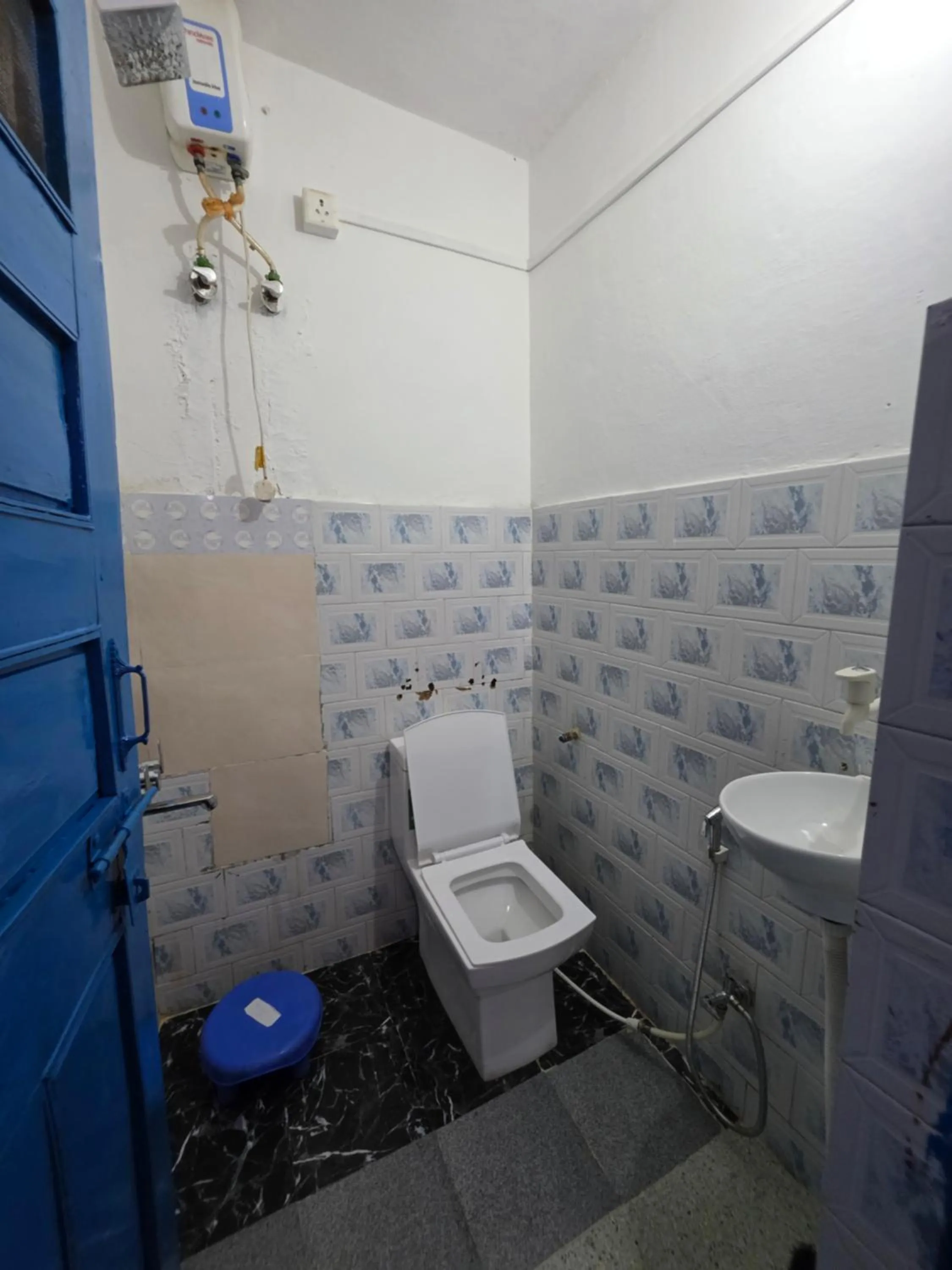 Bathroom in Mirvana Guest House & Camel safari