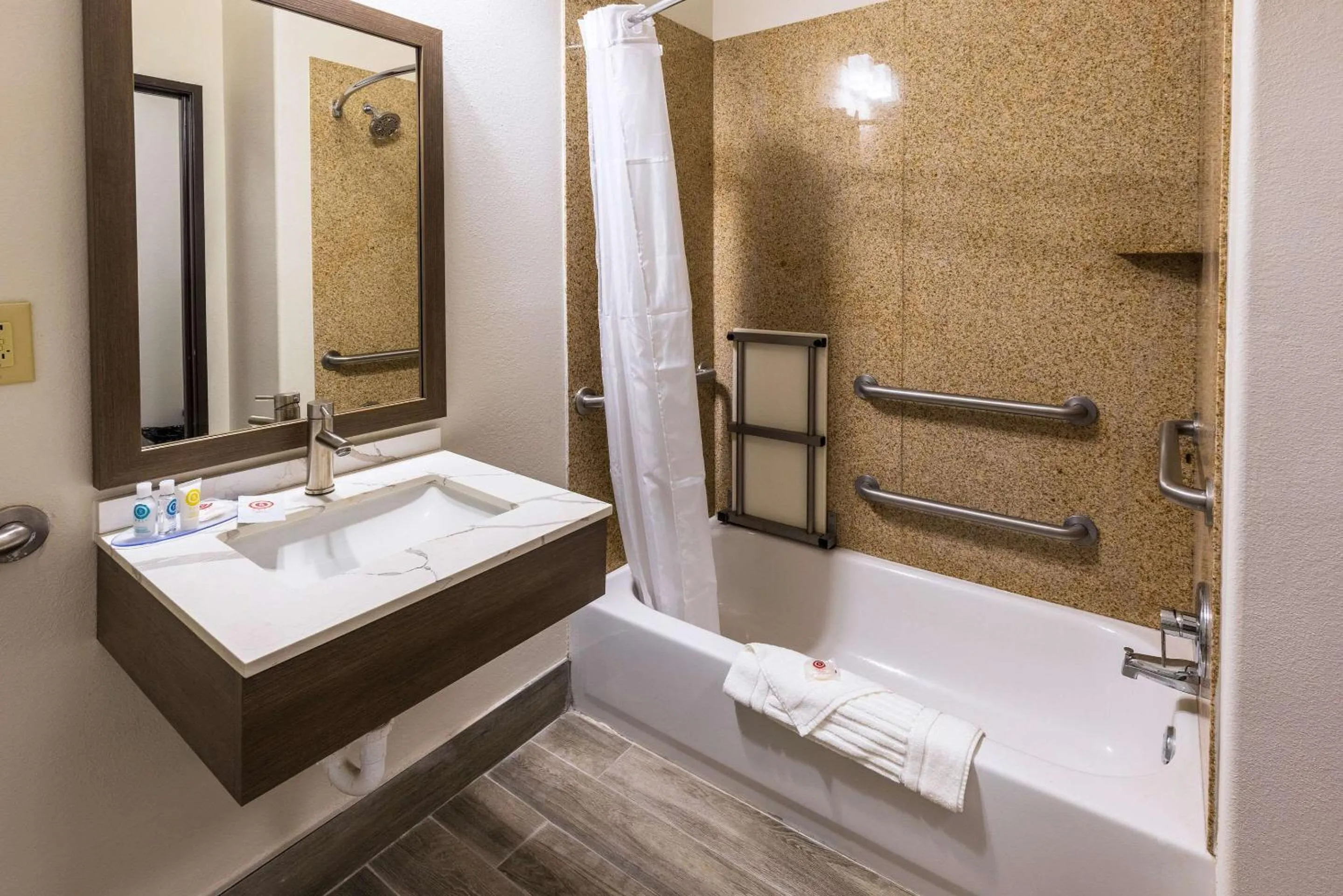 Bedroom in Comfort Inn & Suites New Iberia - Avery Island