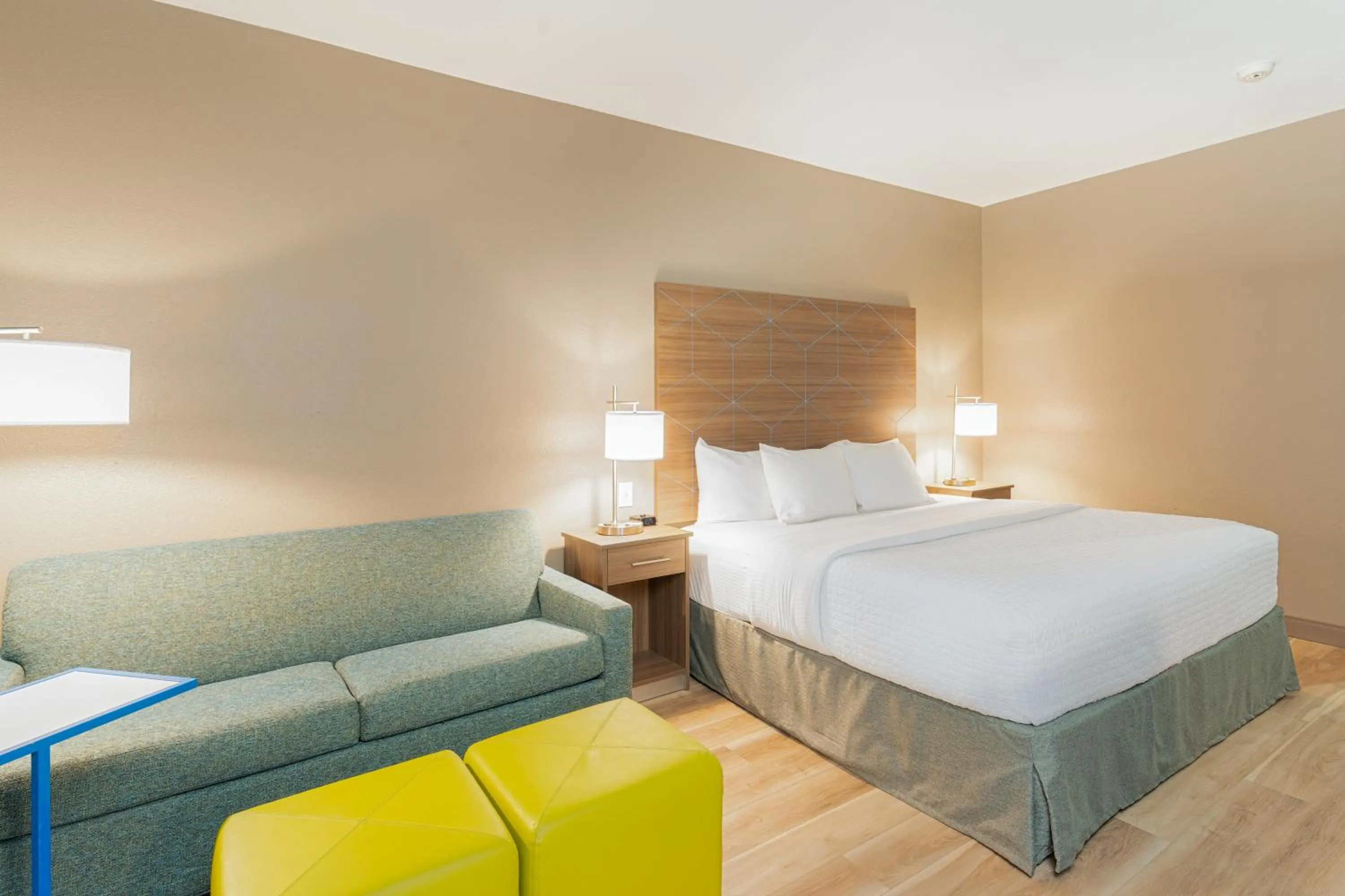 Bed in La Quinta by Wyndham Shawnee