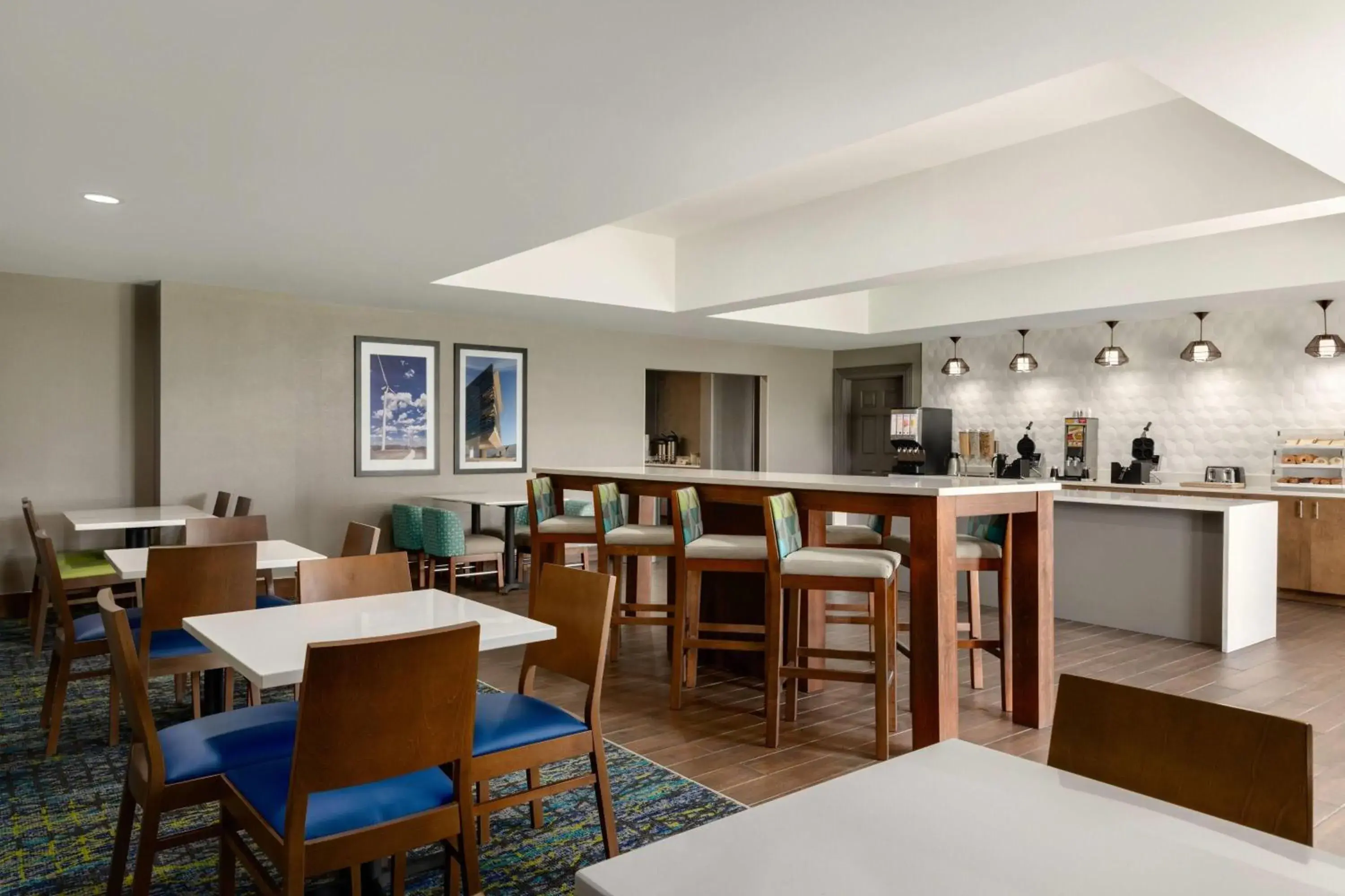 Breakfast in La Quinta by Wyndham Shawnee Breakfast in La Quinta by Wyndham Shawnee