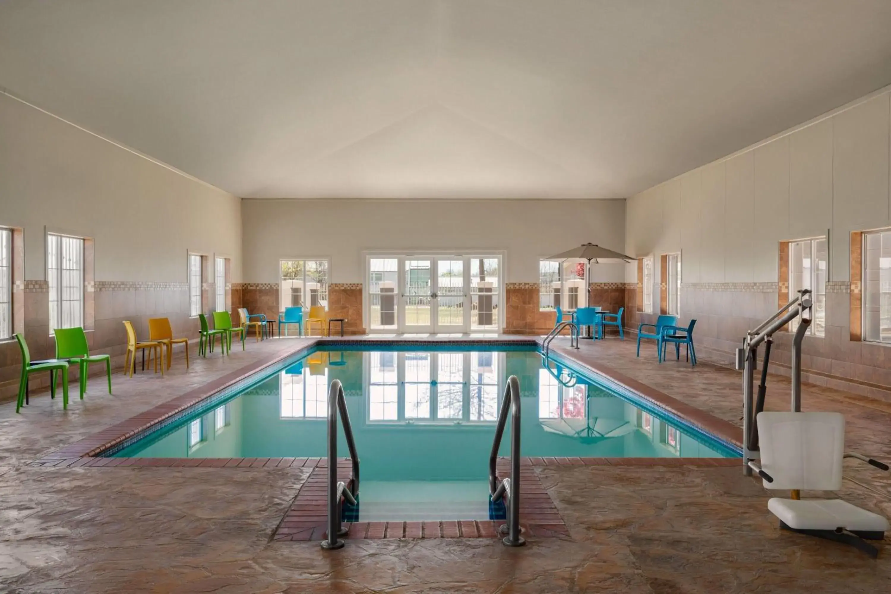 Swimming pool in La Quinta by Wyndham Shawnee Swimming pool in La Quinta by Wyndham Shawnee