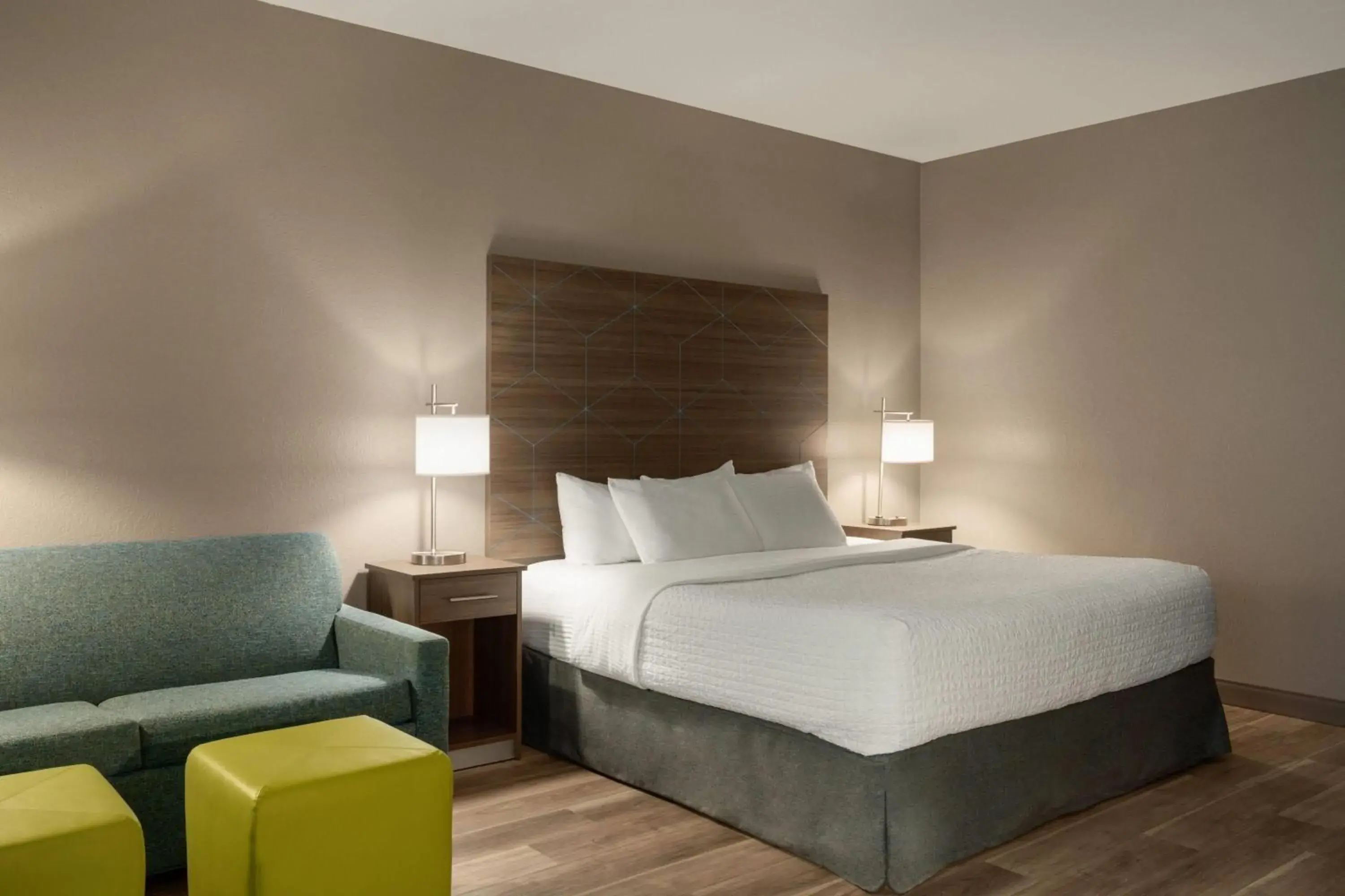 Photo of the whole room, Bed in La Quinta by Wyndham Shawnee Photo of the whole room, Bed in La Quinta by Wyndham Shawnee