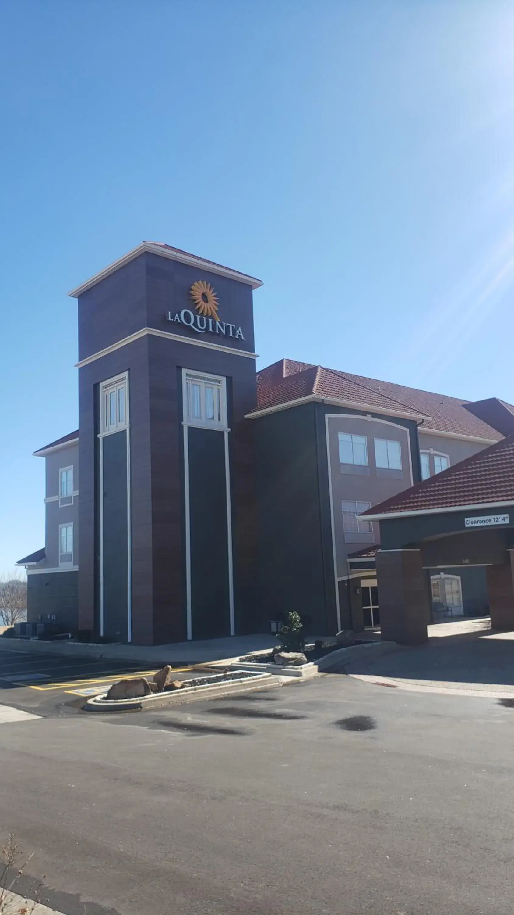 Property building in La Quinta by Wyndham Shawnee Property building in La Quinta by Wyndham Shawnee